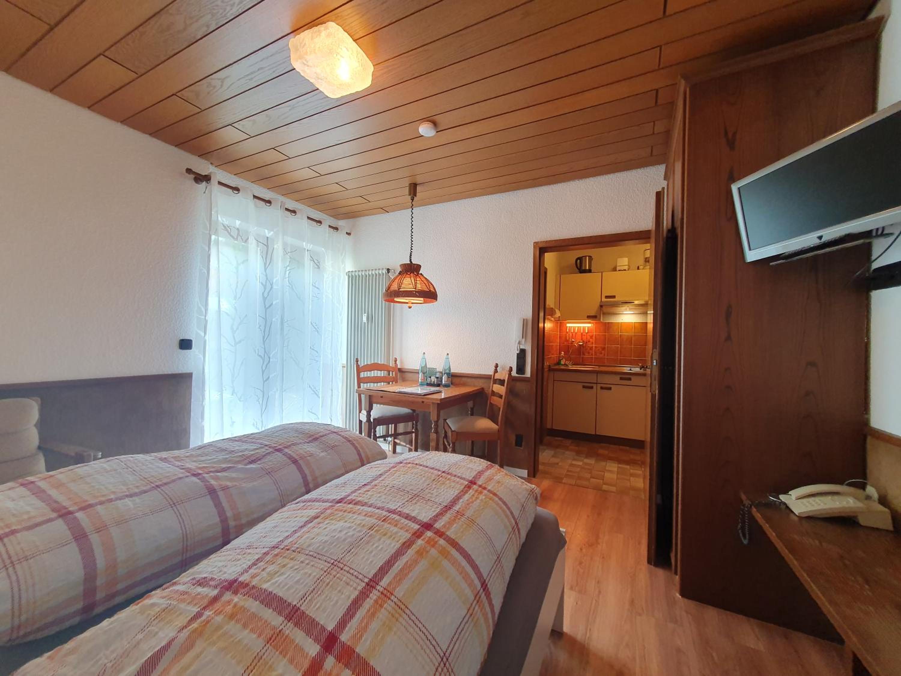 Ferienhaus-Schönwald im Herzen des Schwarzwaldes 1Zimmer-Wohnung+Terrasse App1