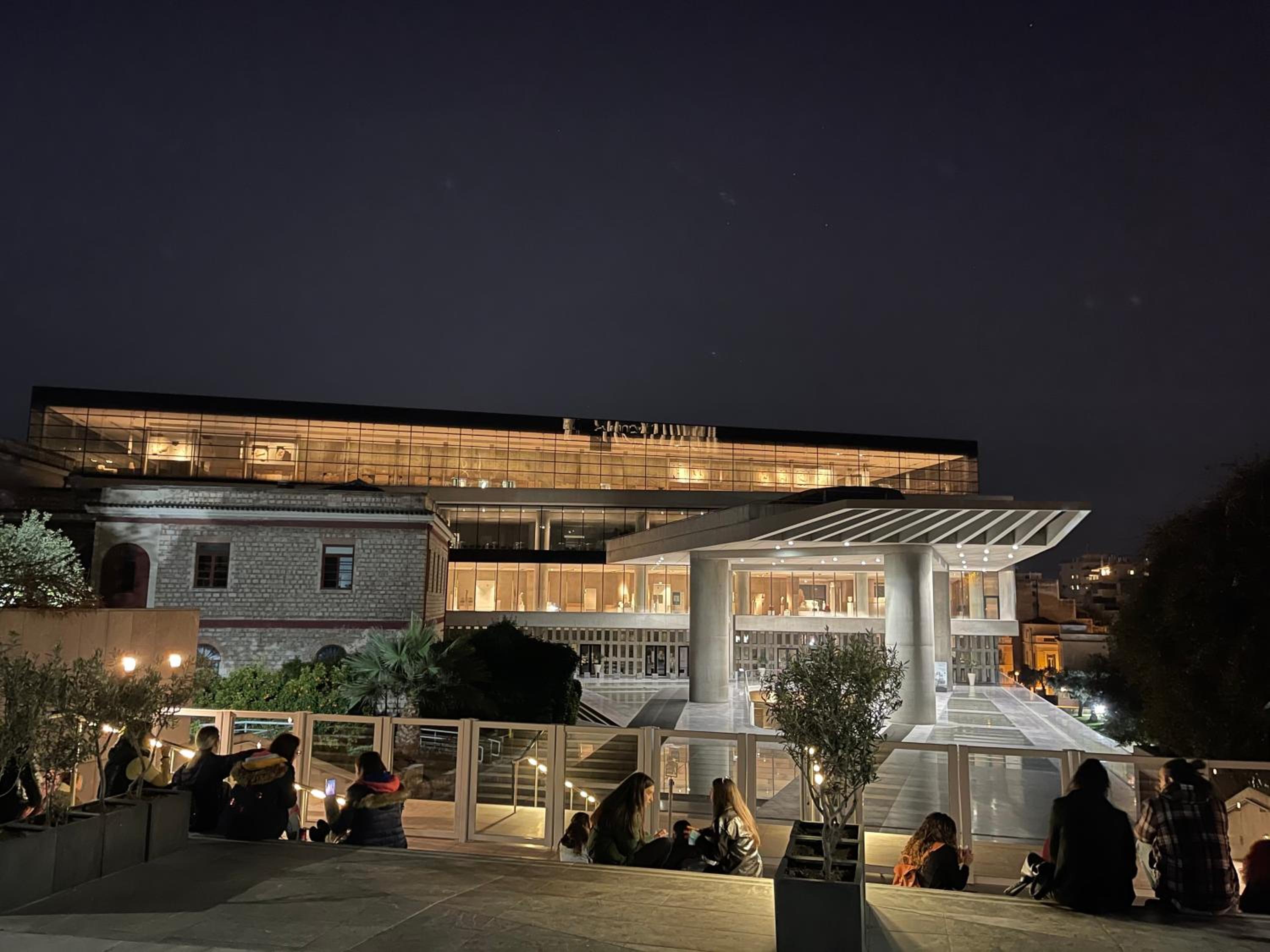 Christina-Anna Athens City Center walking distance to everywhere and Acropolis, in One of the most Favorable Locations by National Gardens and Zoo, Helleni