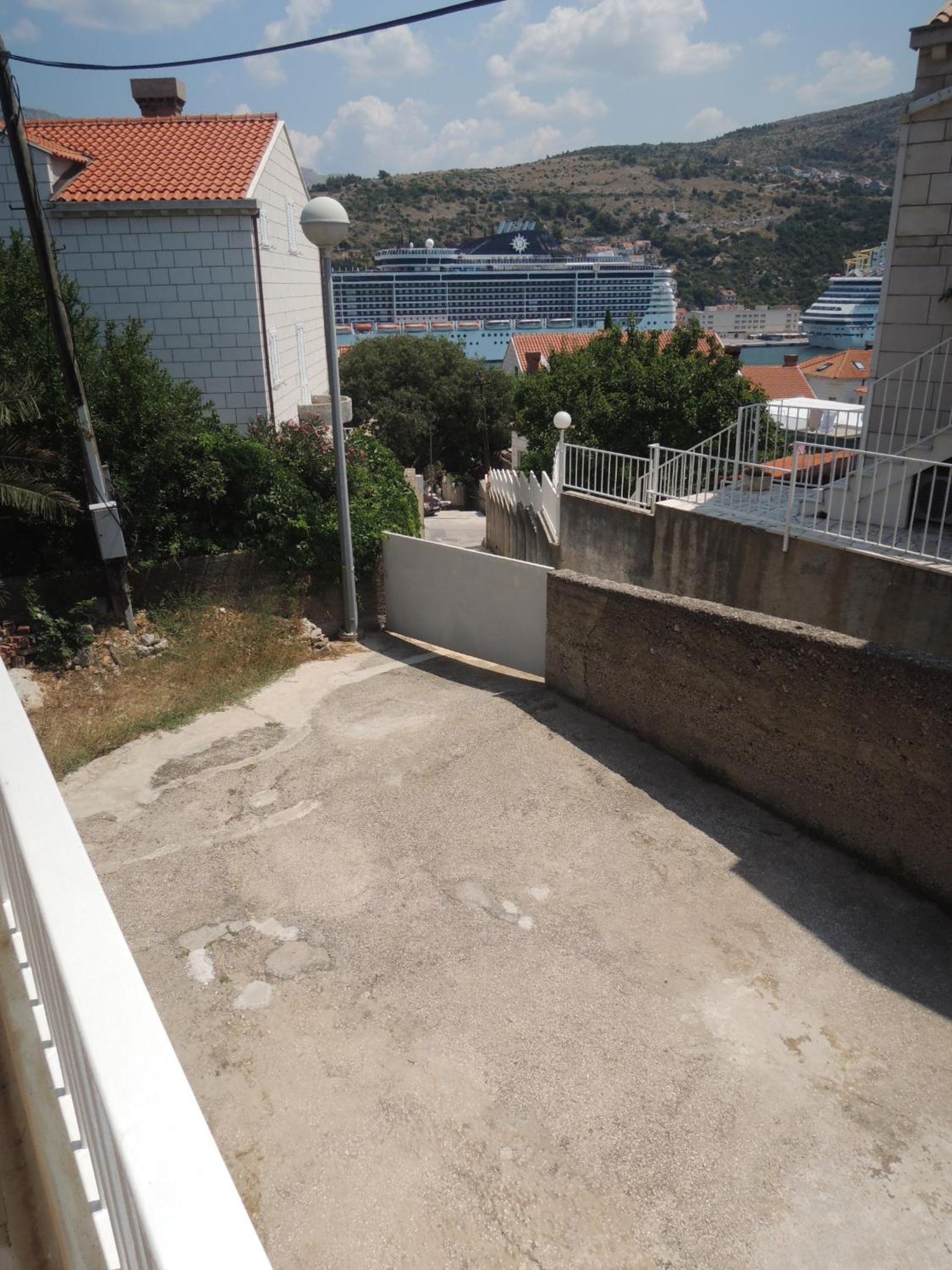 Apartment with balcony Nike