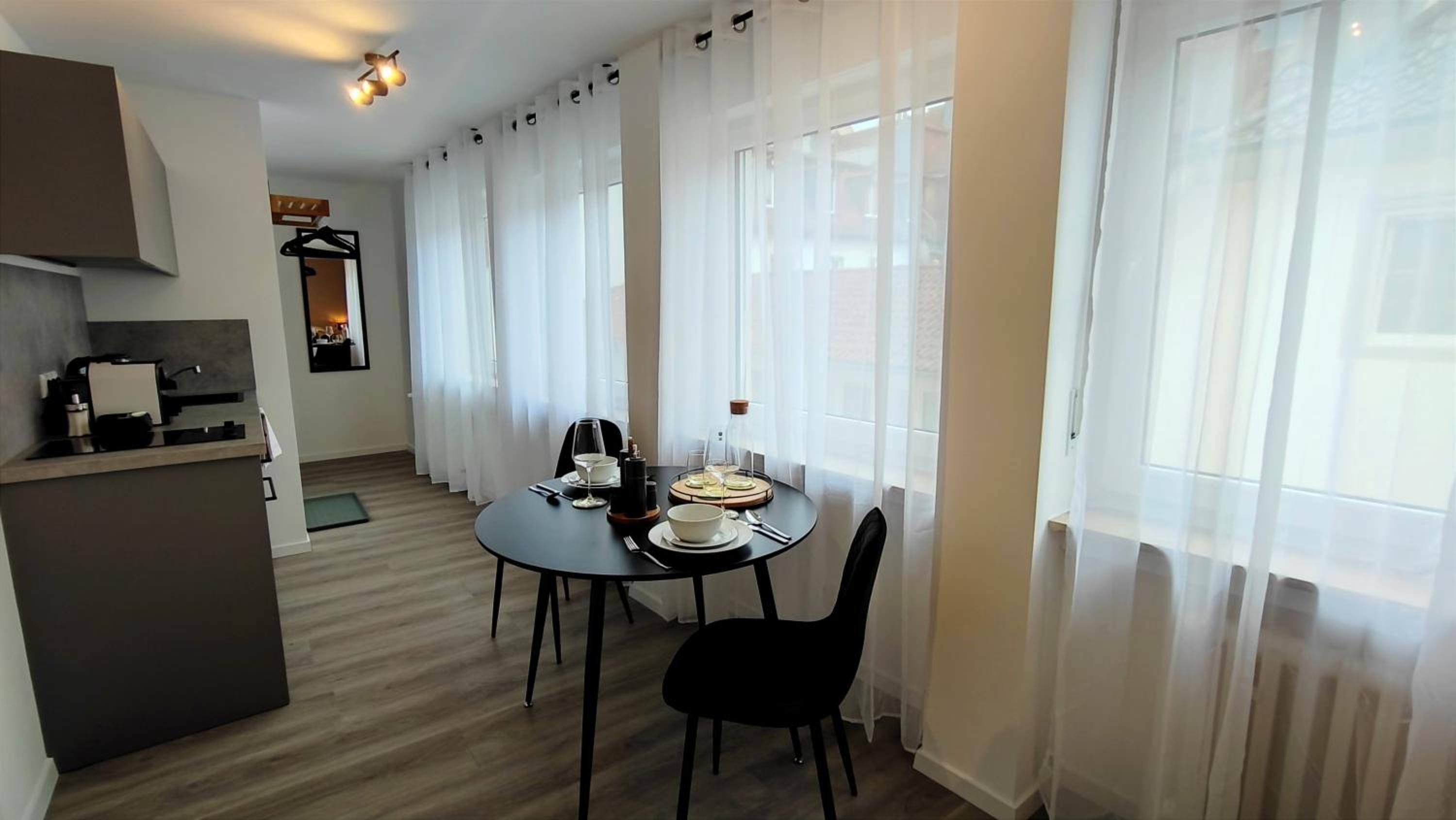 ELApart by Homely Stay - Moderne Apartments direkt im Stadtzentrum mit Self-Check-in