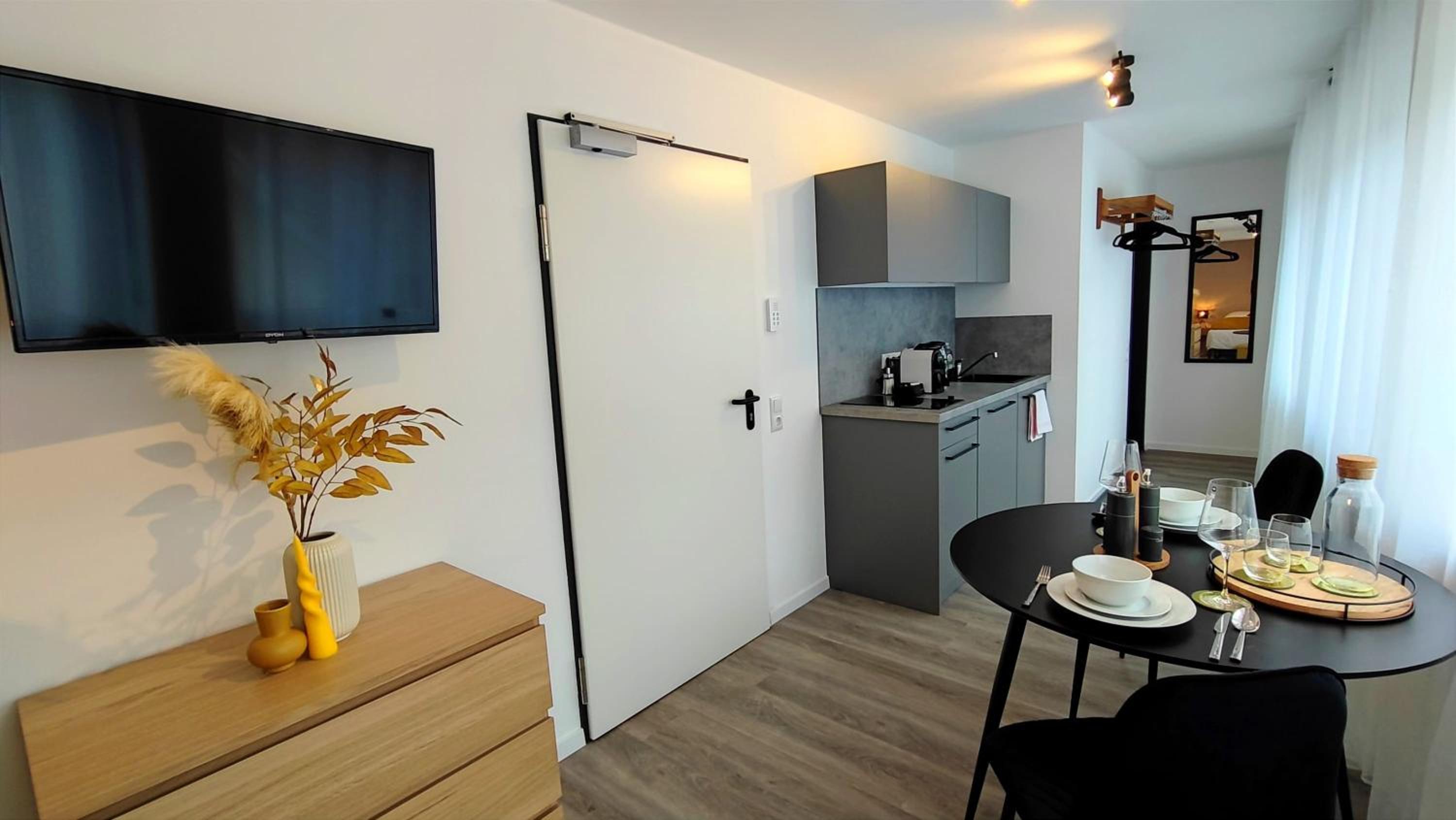 ELApart by Homely Stay - Moderne Apartments direkt im Stadtzentrum mit Self-Check-in