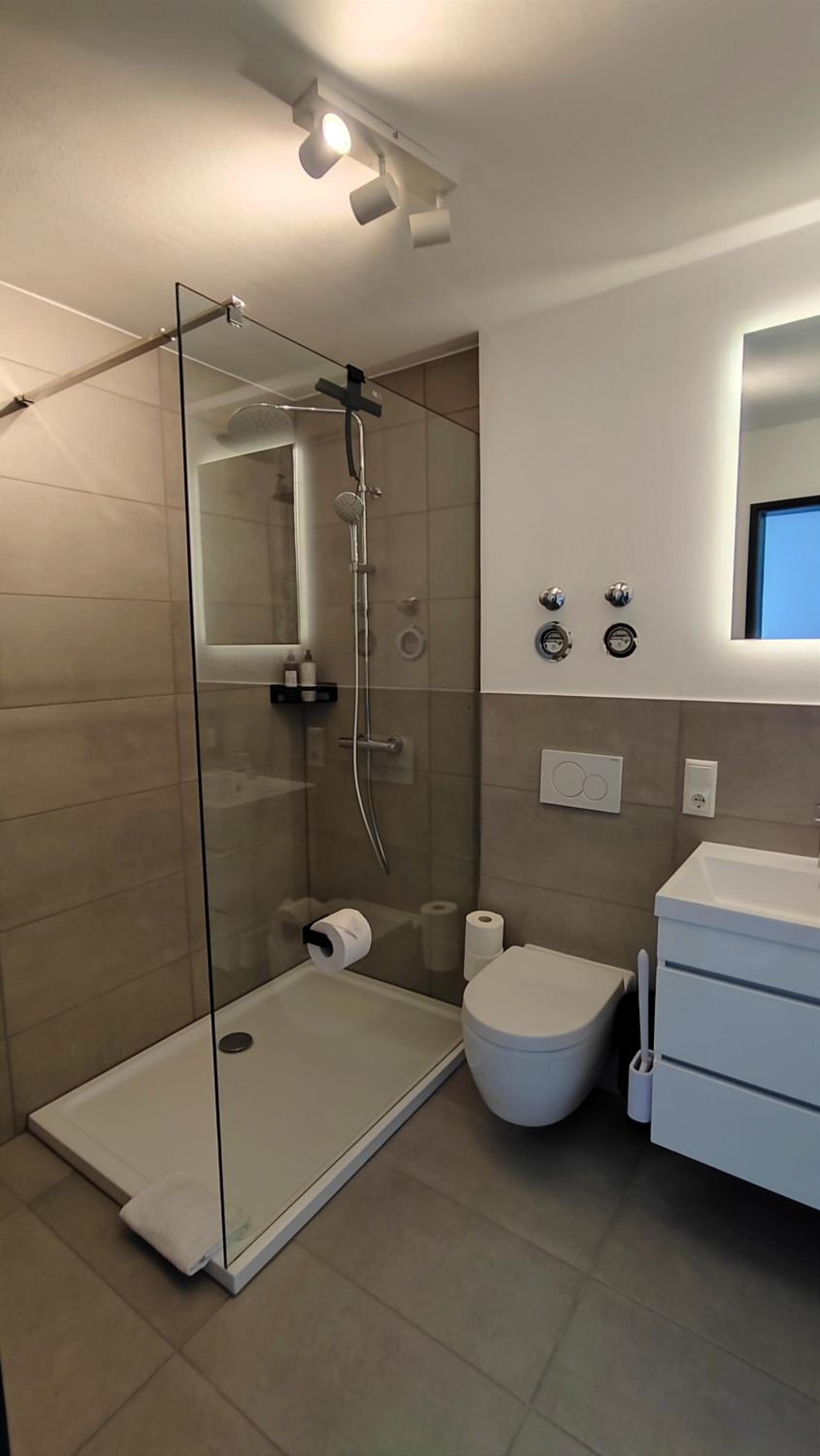 ELApart by Homely Stay - Moderne Apartments direkt im Stadtzentrum mit Self-Check-in