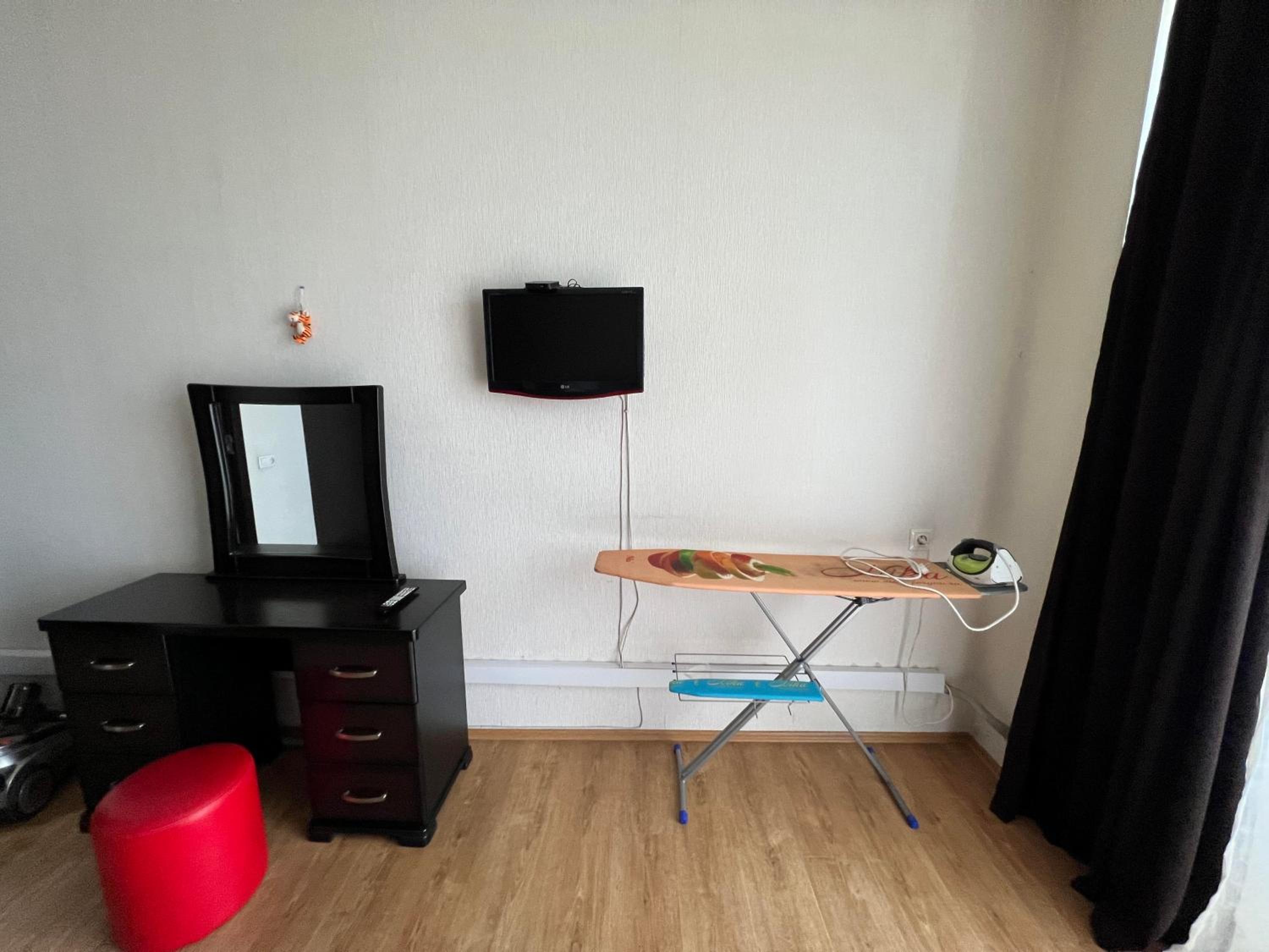 Photo 10