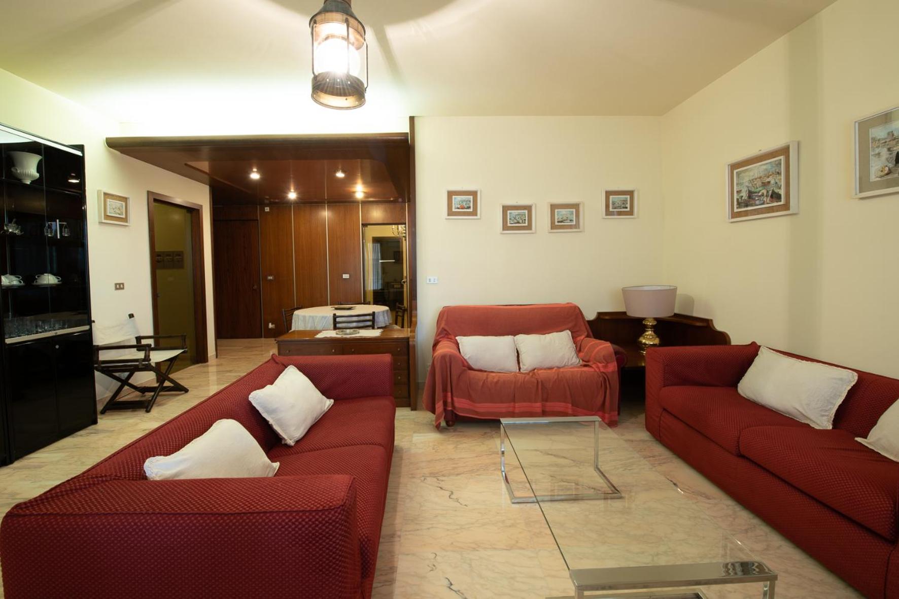 Elegante appartamento di 200 mq con vista a Sanremo