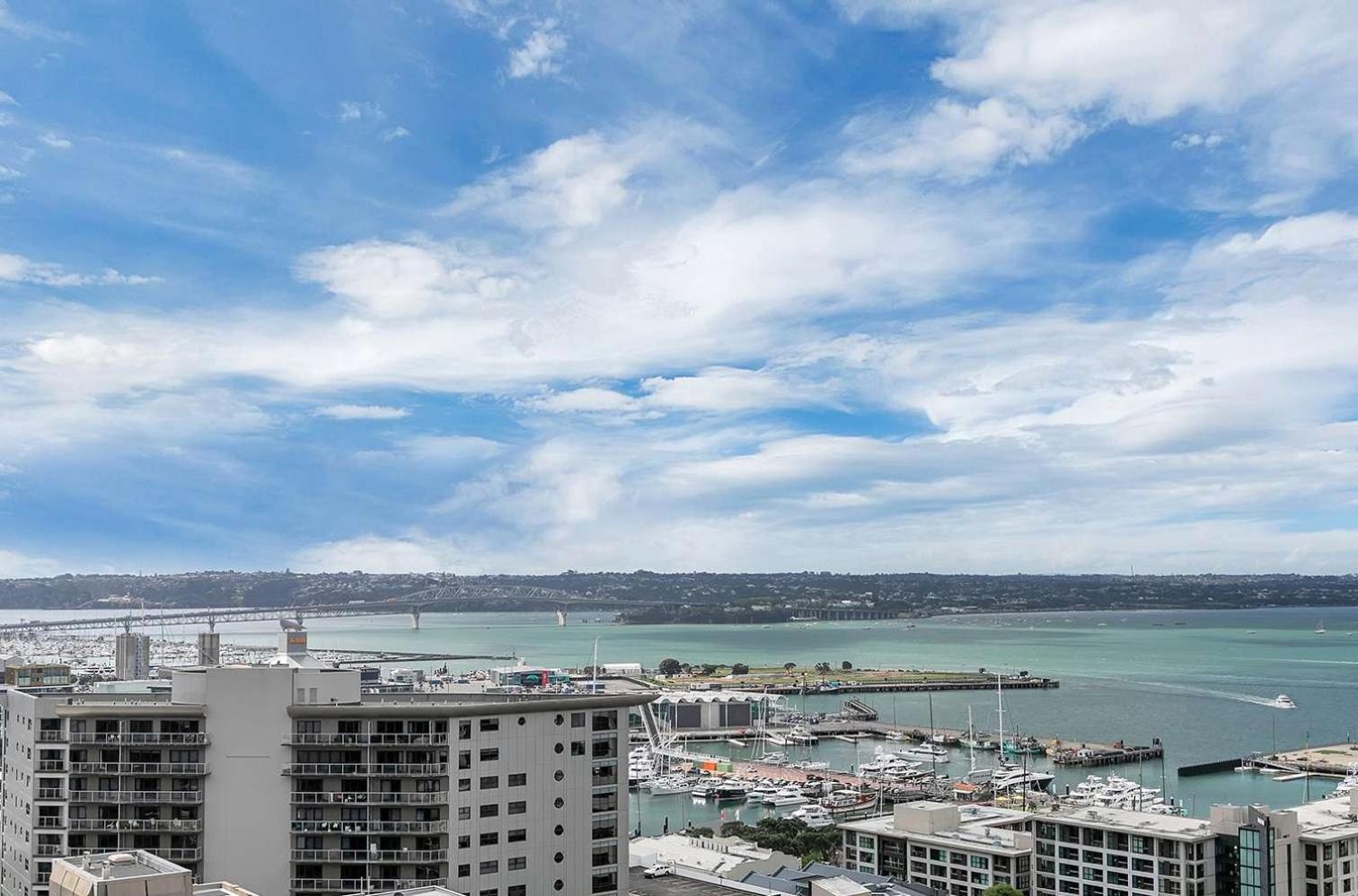 City and view holiday home