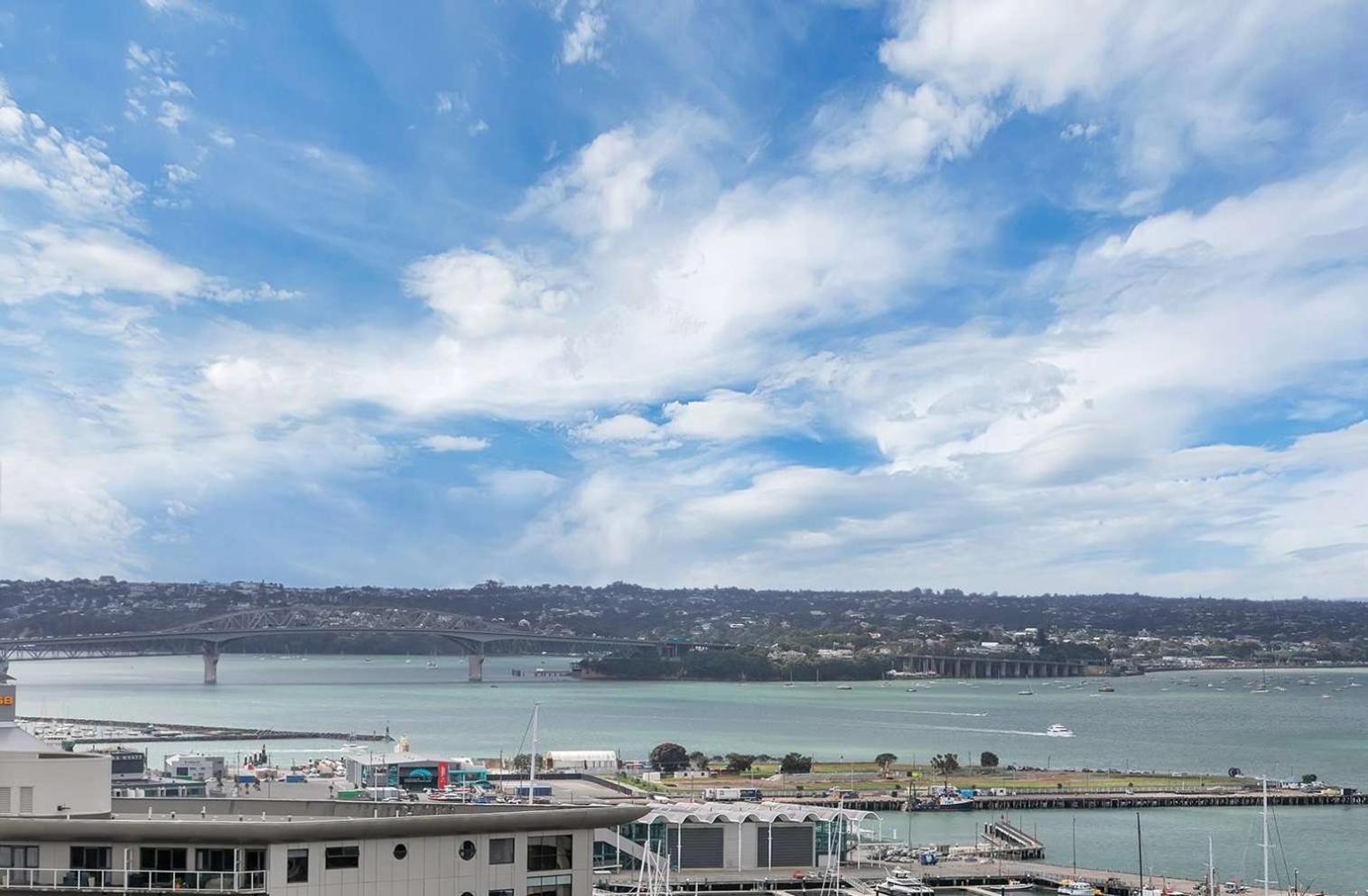 City and view holiday home