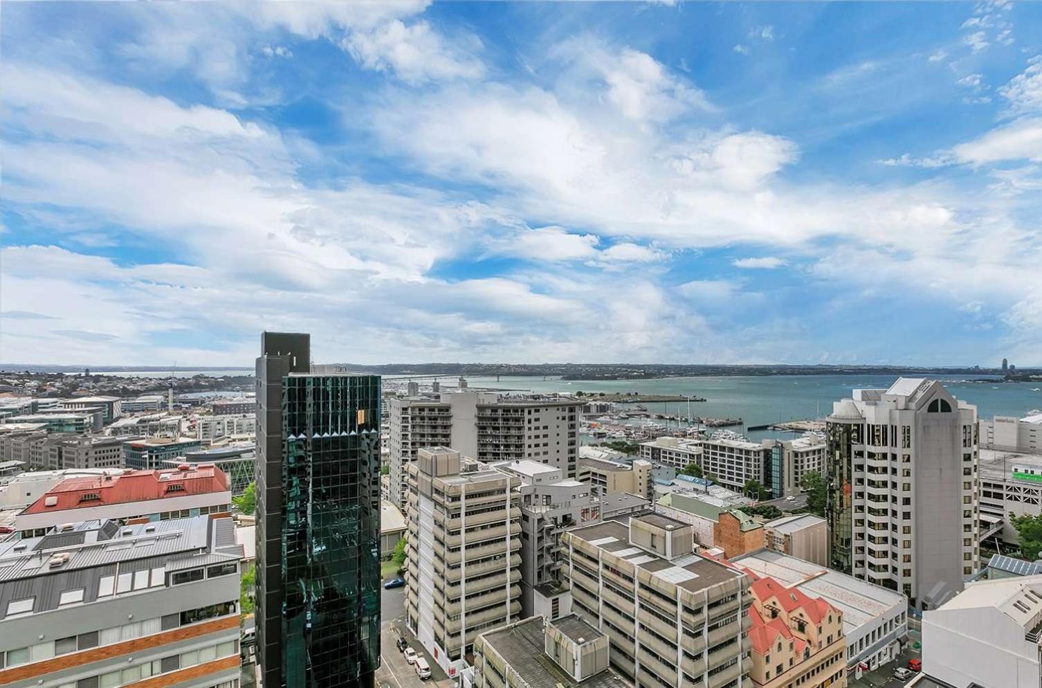 City and view holiday home
