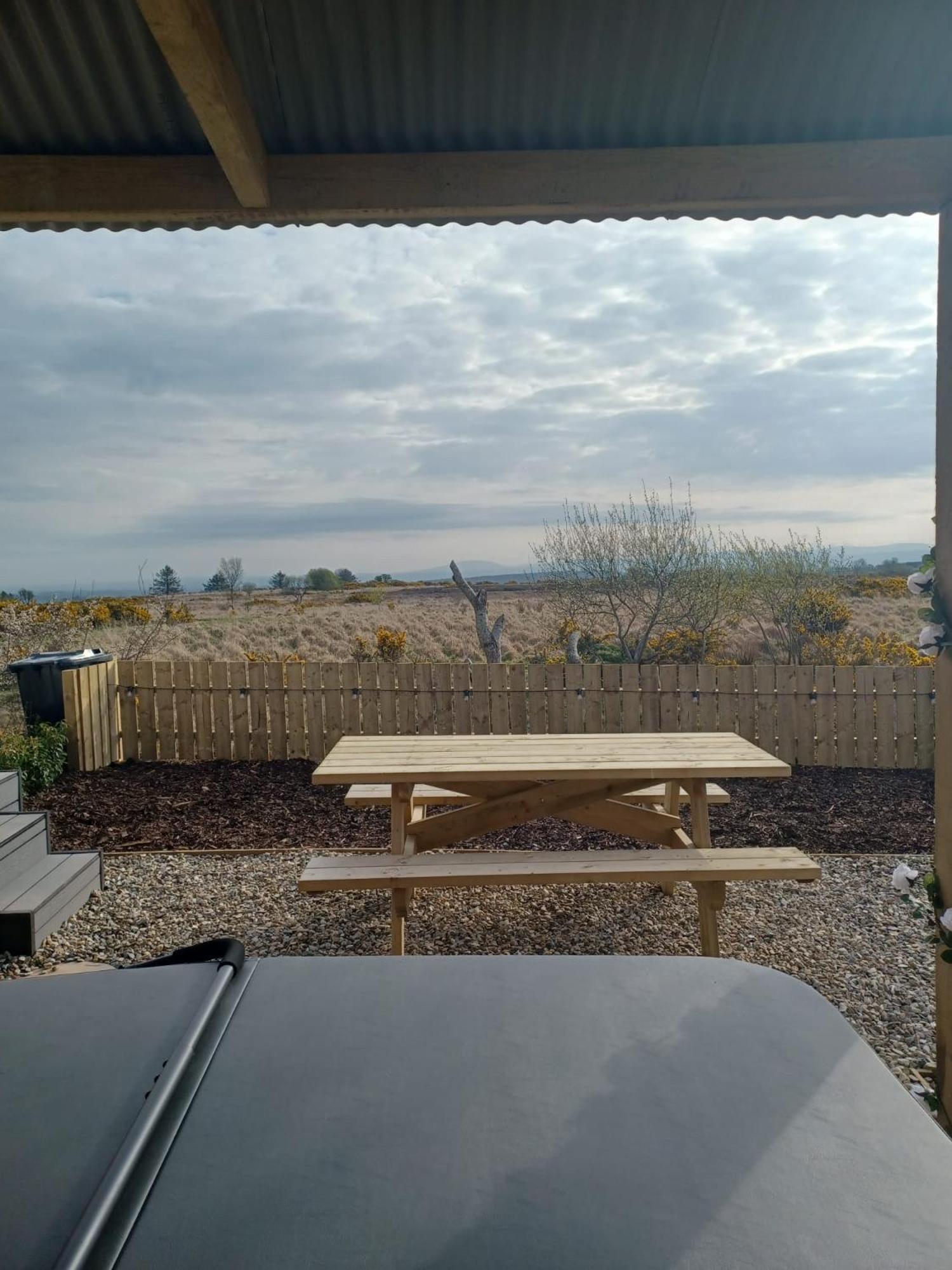 Hotel Redfox Shepherds Hut And Private Hot Tub