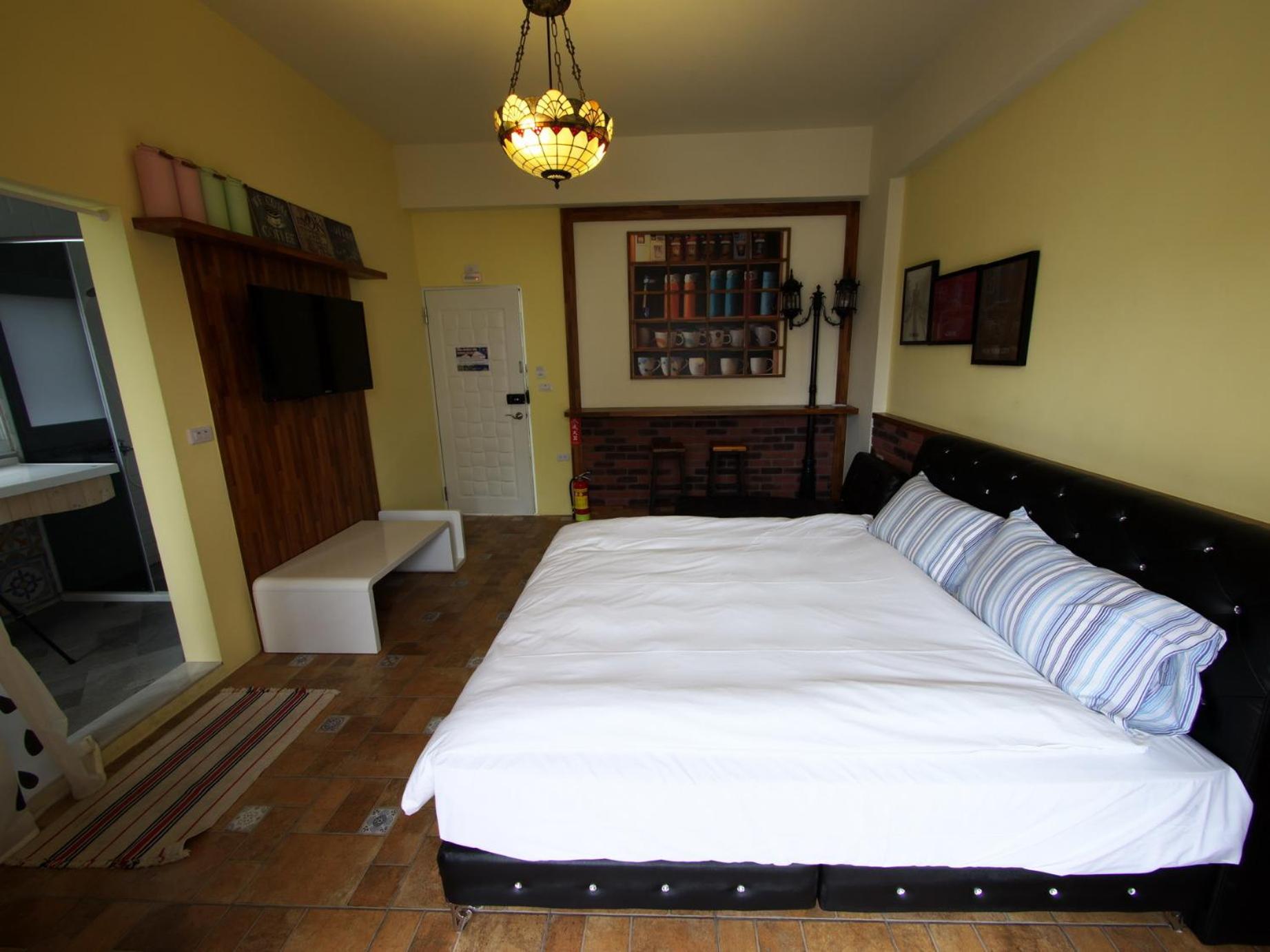 Oia Cafe B&B