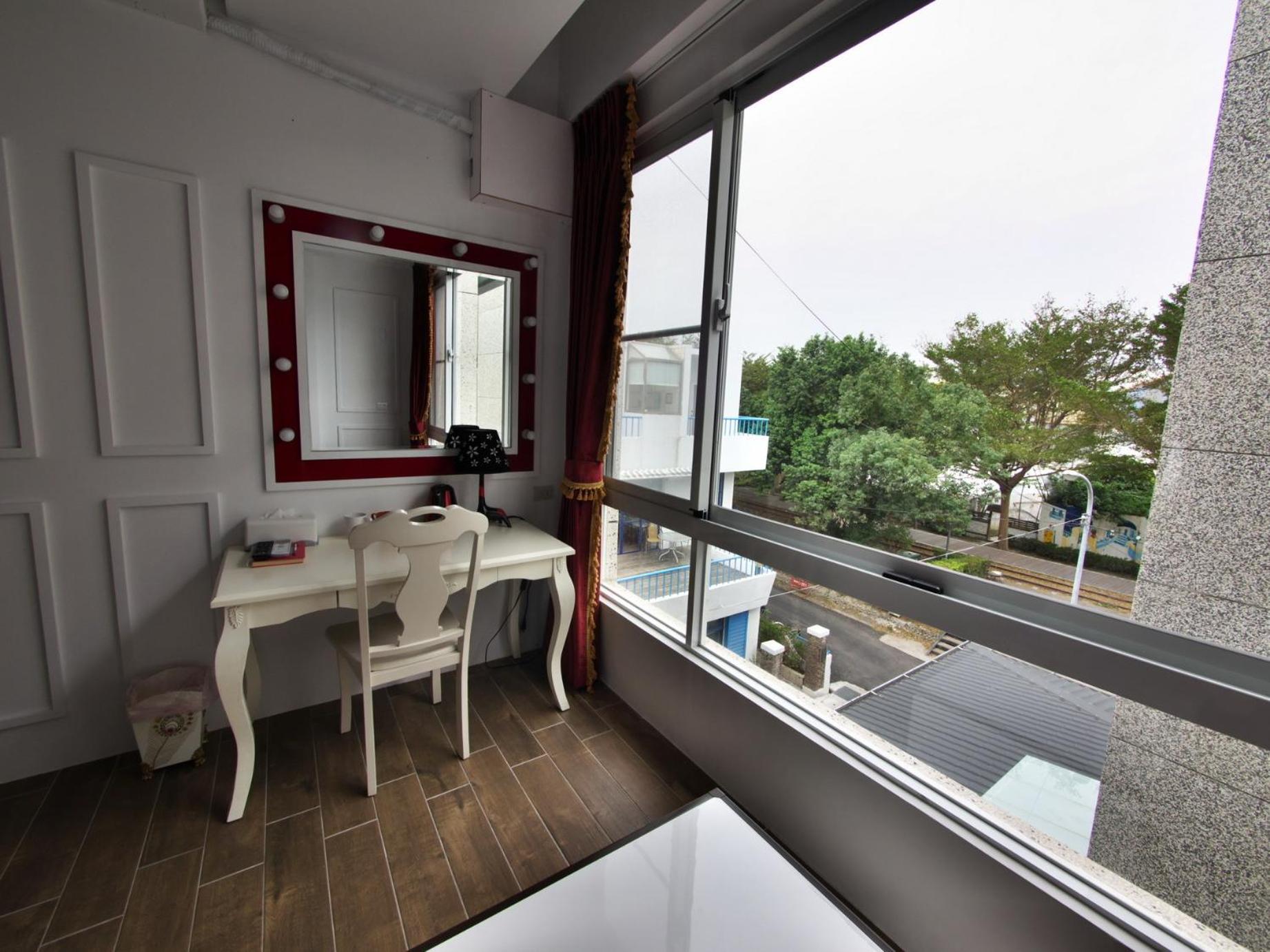 Oia Cafe B&B