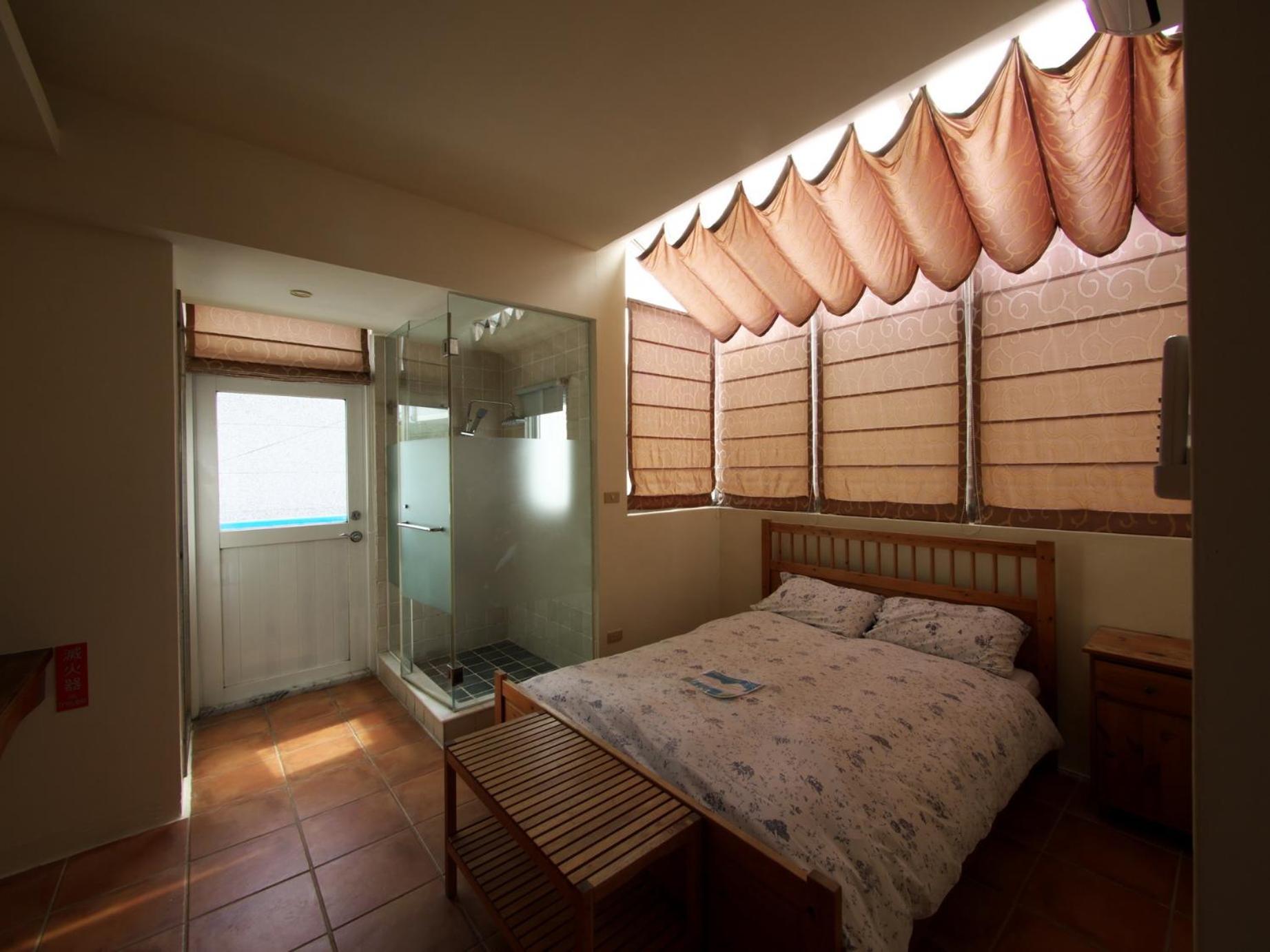 Oia Cafe B&B