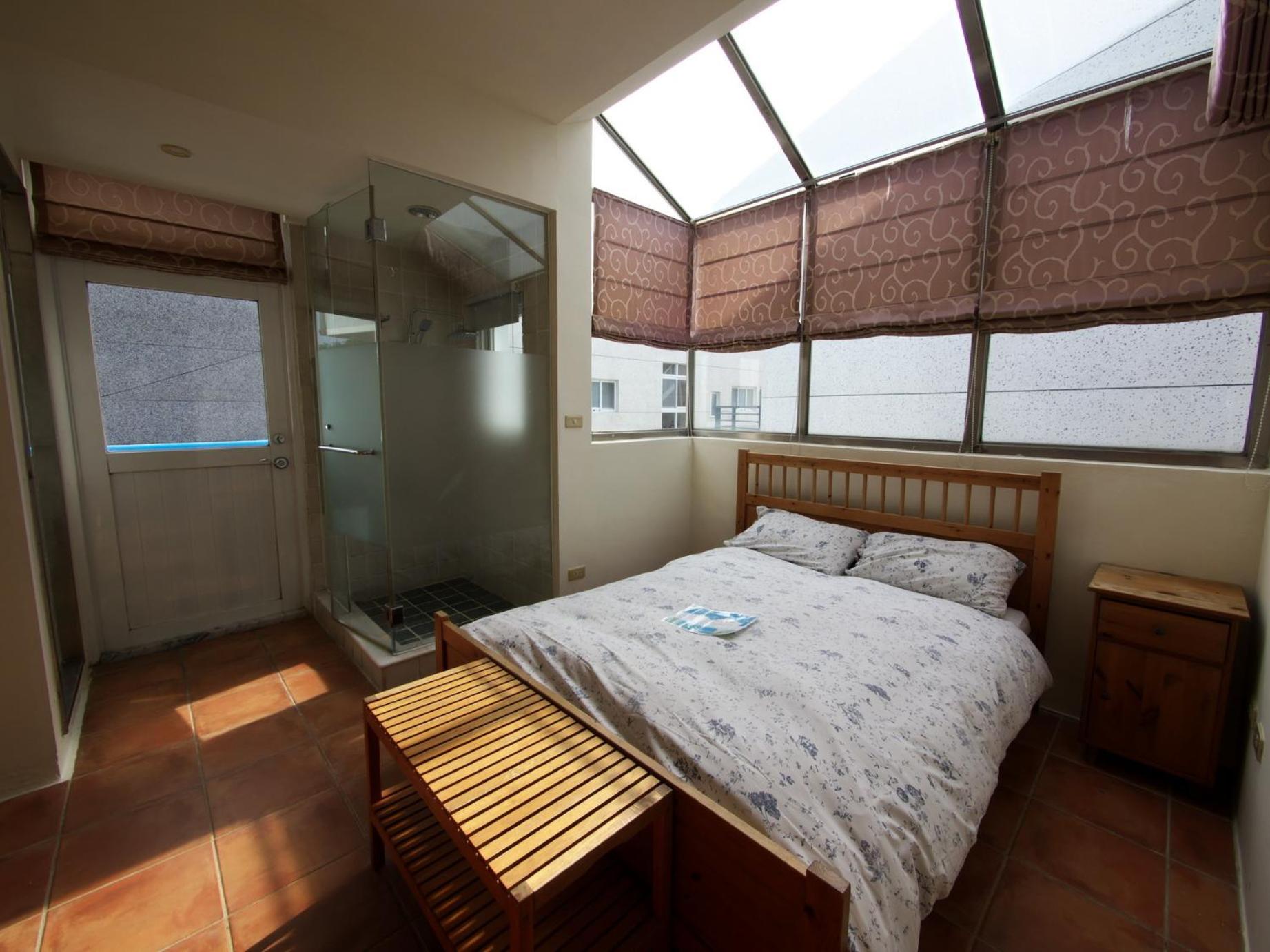 Oia Cafe B&B