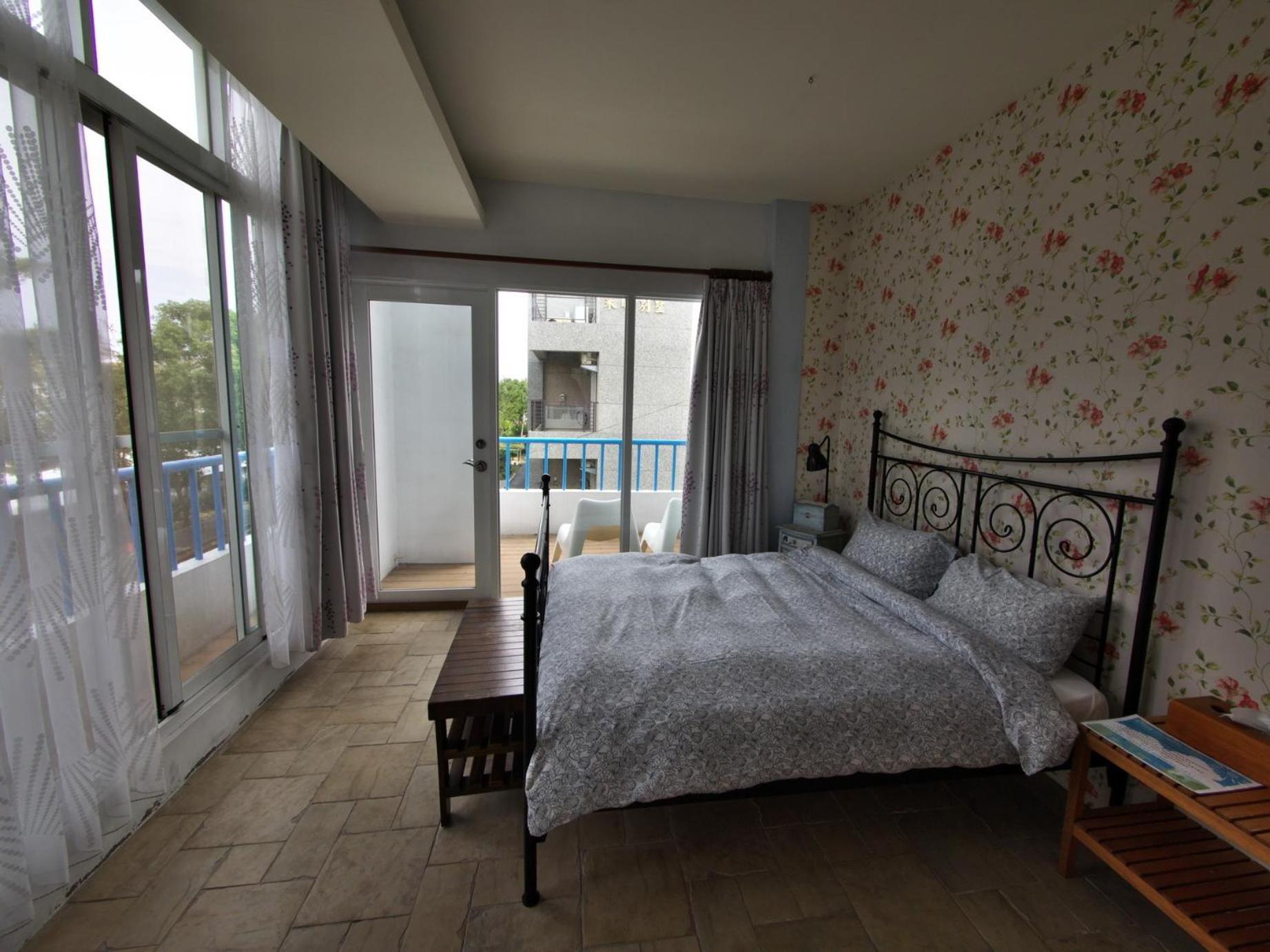 Oia Cafe B&B
