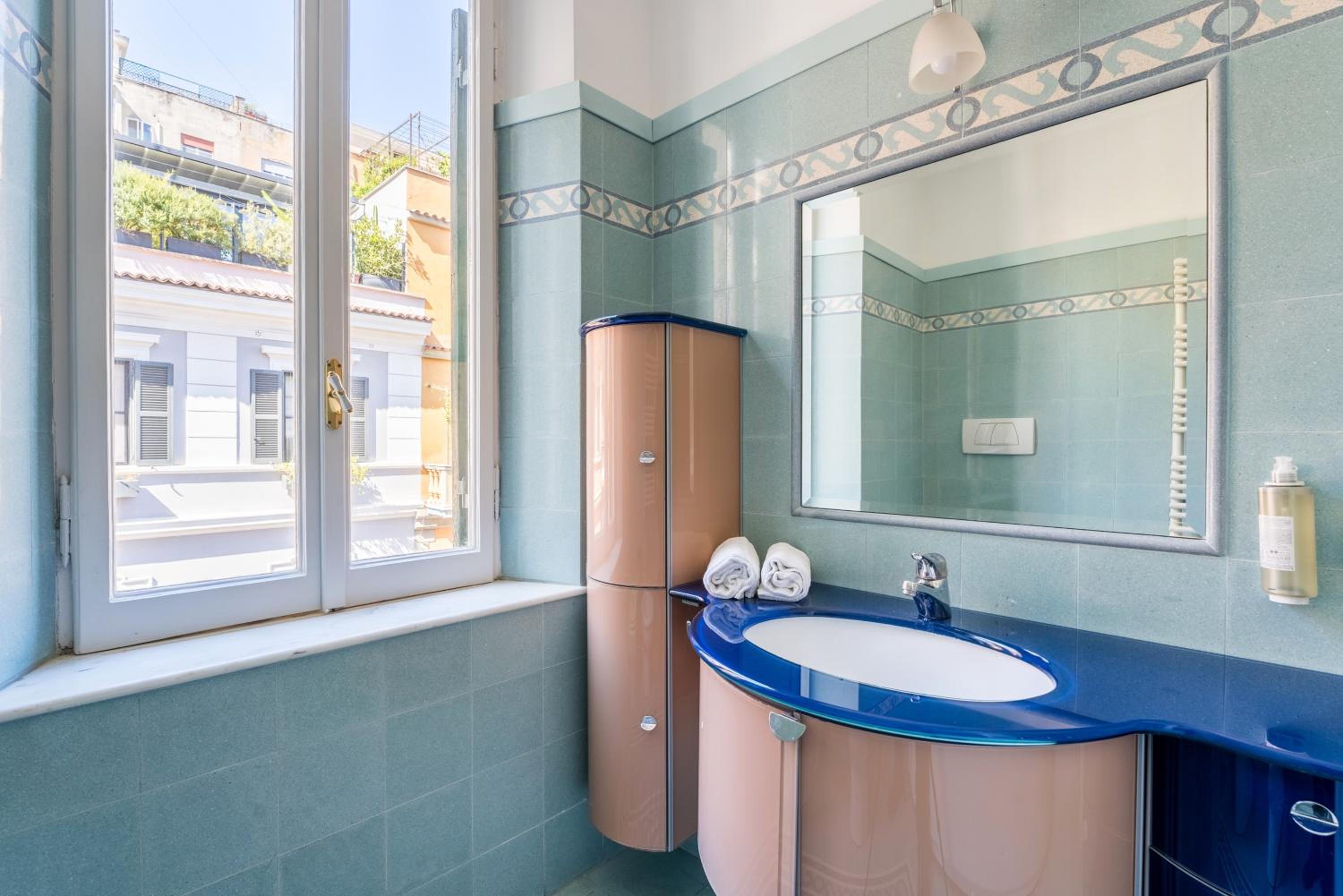 Elizabeth Penthouse, Charmy Apartment in Little London 10 Min From the Center