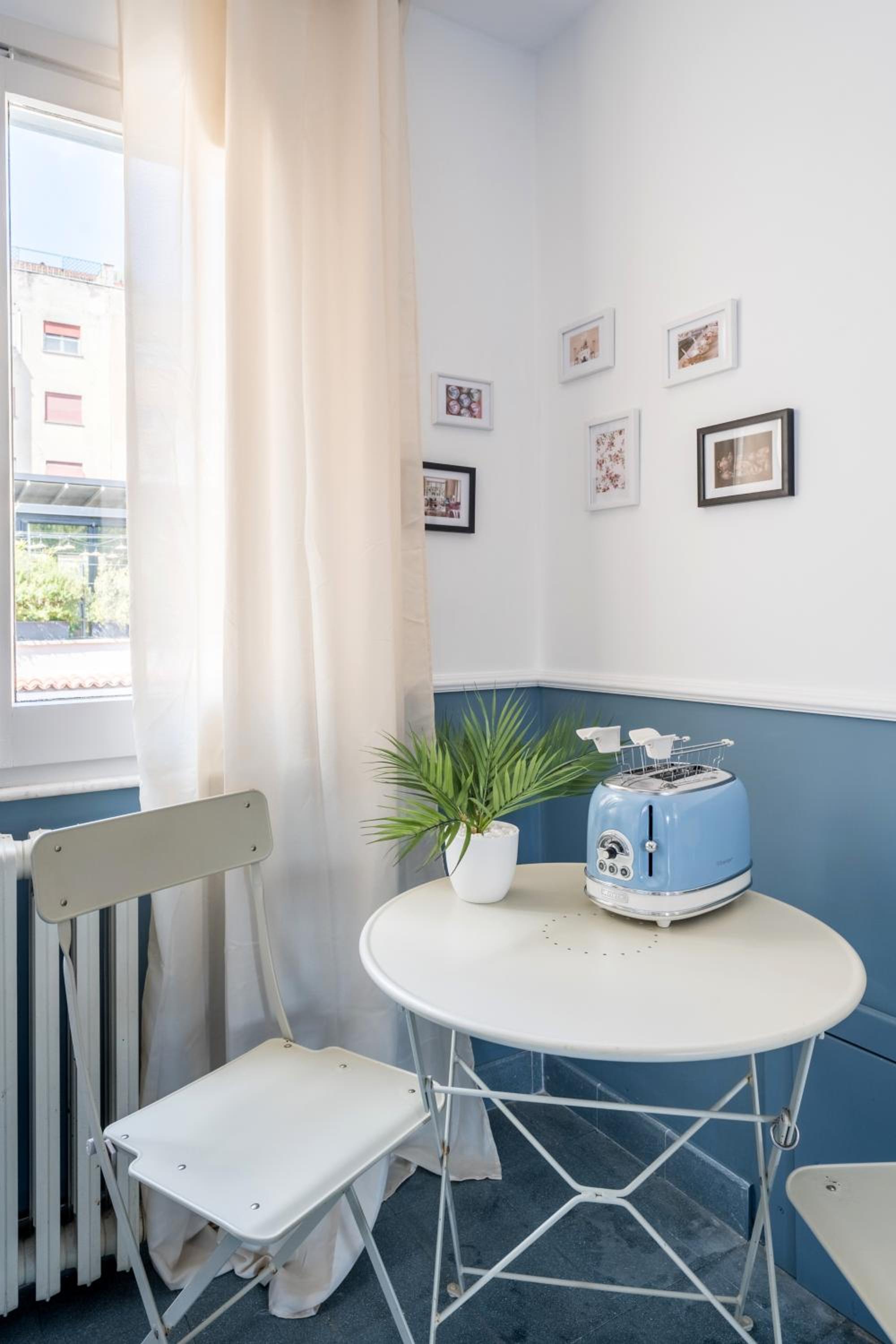 Elizabeth Penthouse, Charmy Apartment in Little London 10 Min From the Center