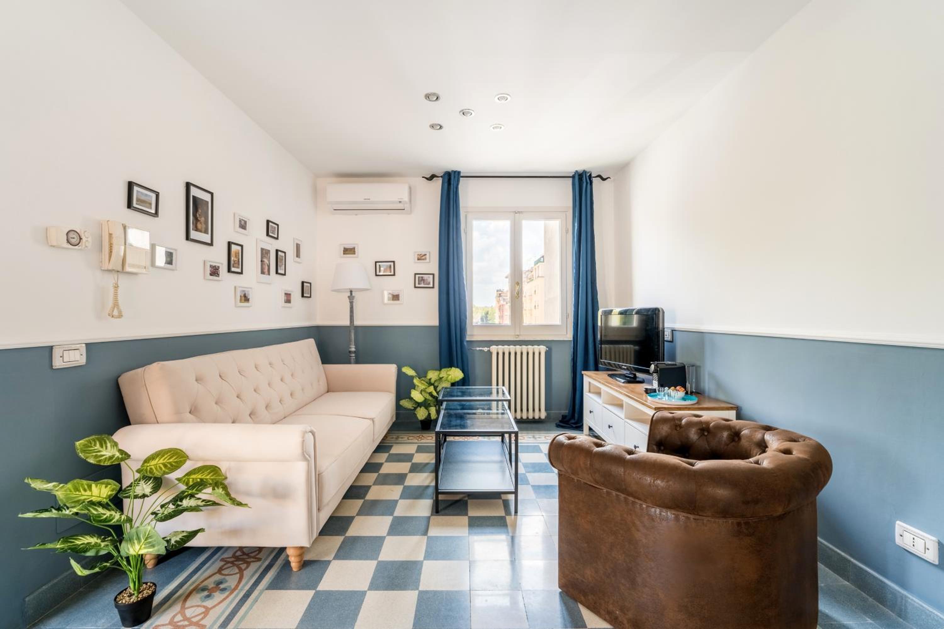 Elizabeth Penthouse, Charmy Apartment in Little London 10 Min From the Center