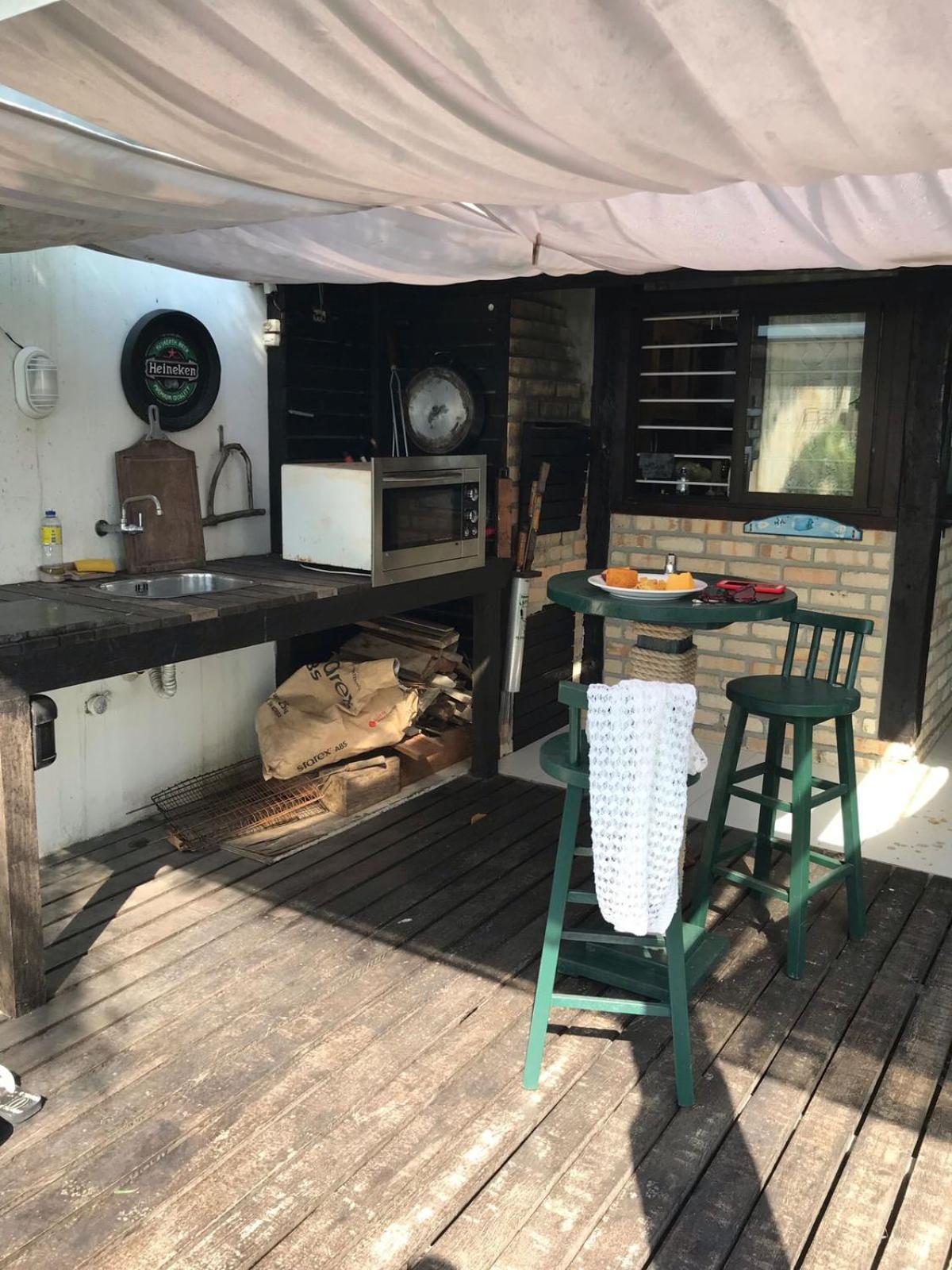 Linda Casa frente mar, pé na areia, Itapema SC, Ar, Wi-fi, Smart Tv