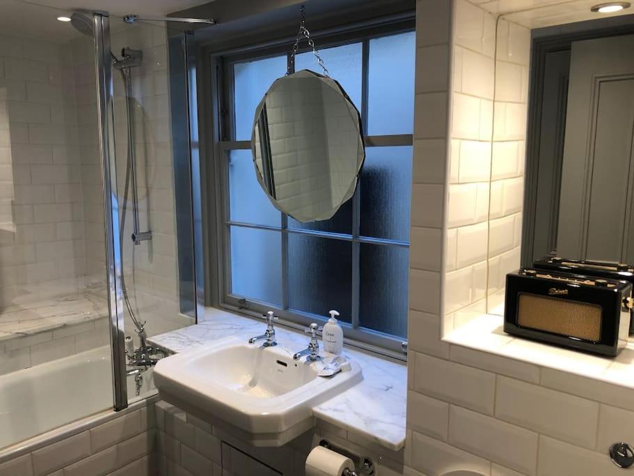 Kings Cross, self-contained house & private garden