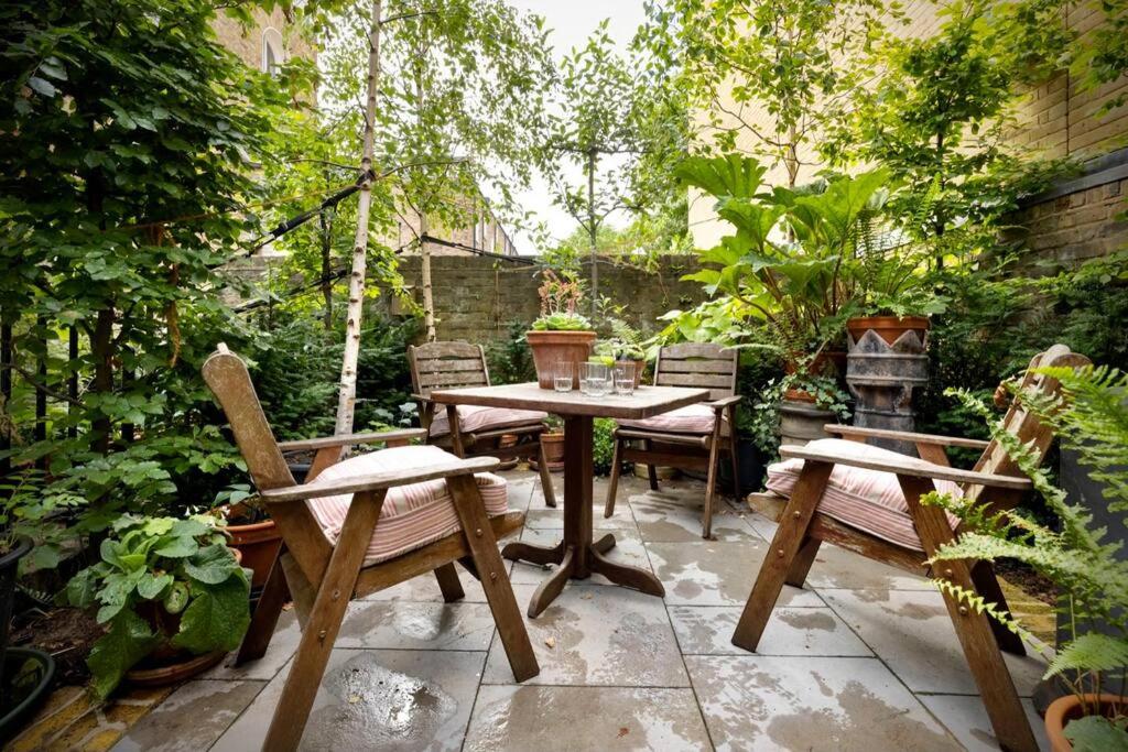 Kings Cross, self-contained house & private garden