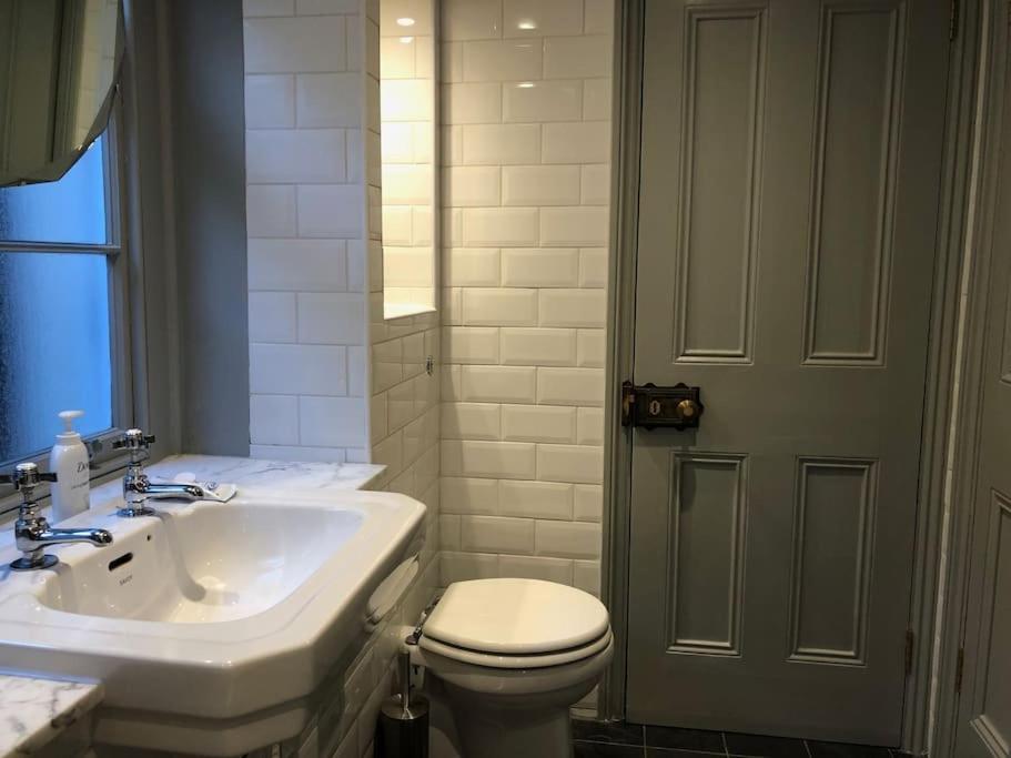 Kings Cross, self-contained house & private garden