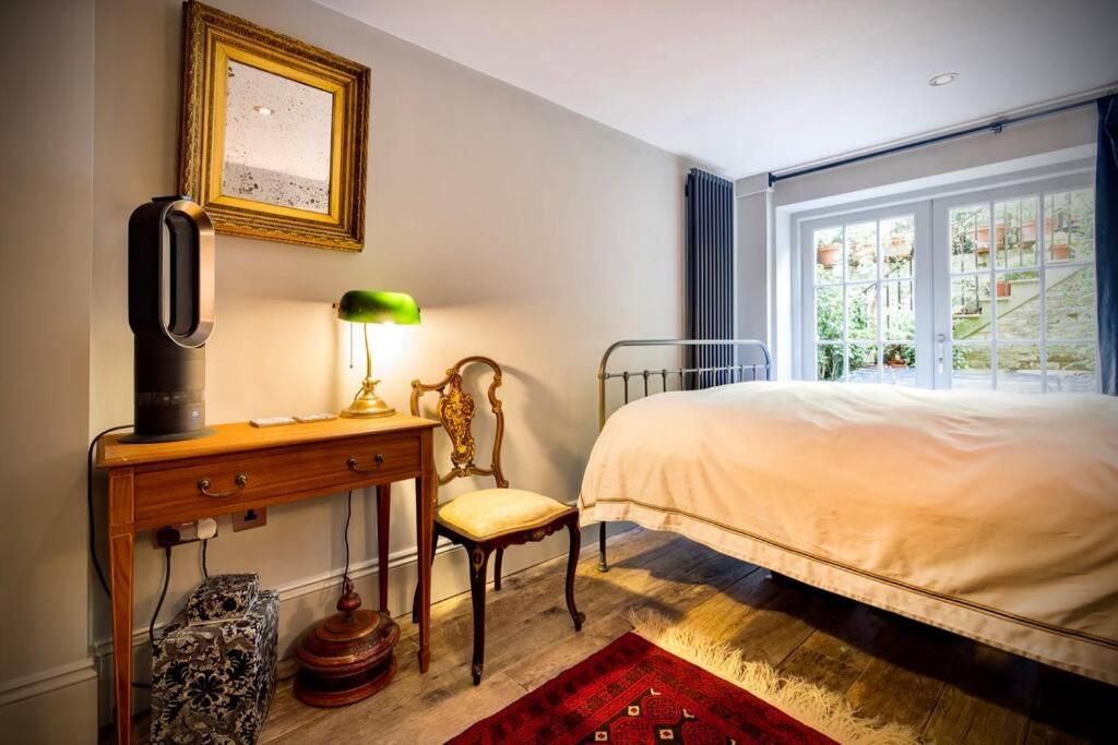 Kings Cross, self-contained house & private garden