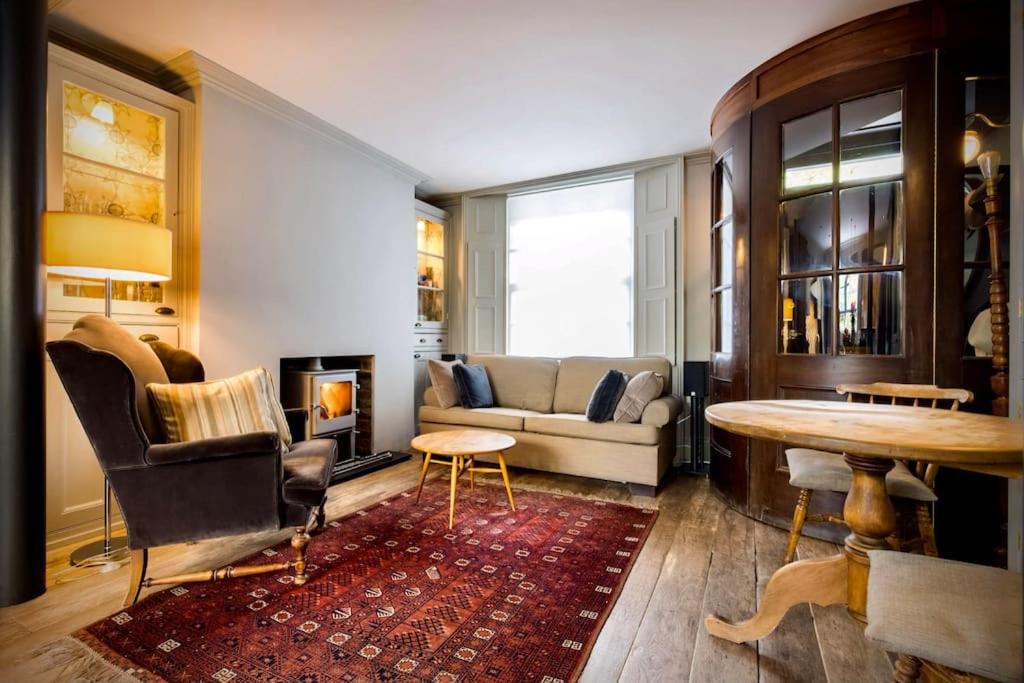 Kings Cross, self-contained house & private garden