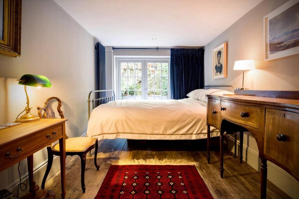 Kings Cross, self-contained house & private garden