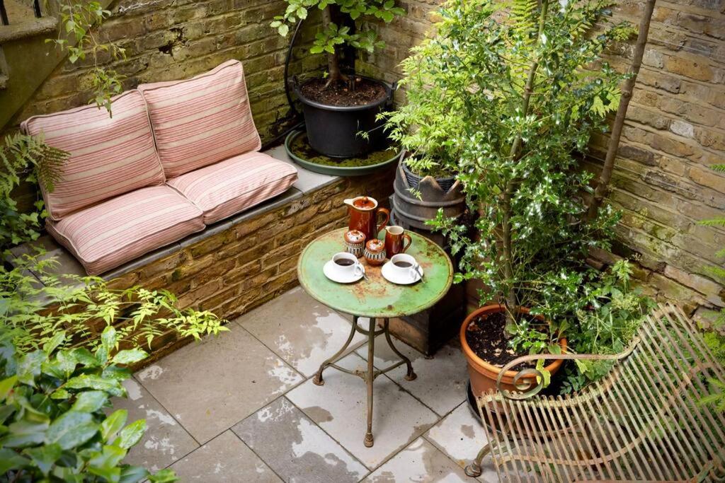 Kings Cross, self-contained house & private garden