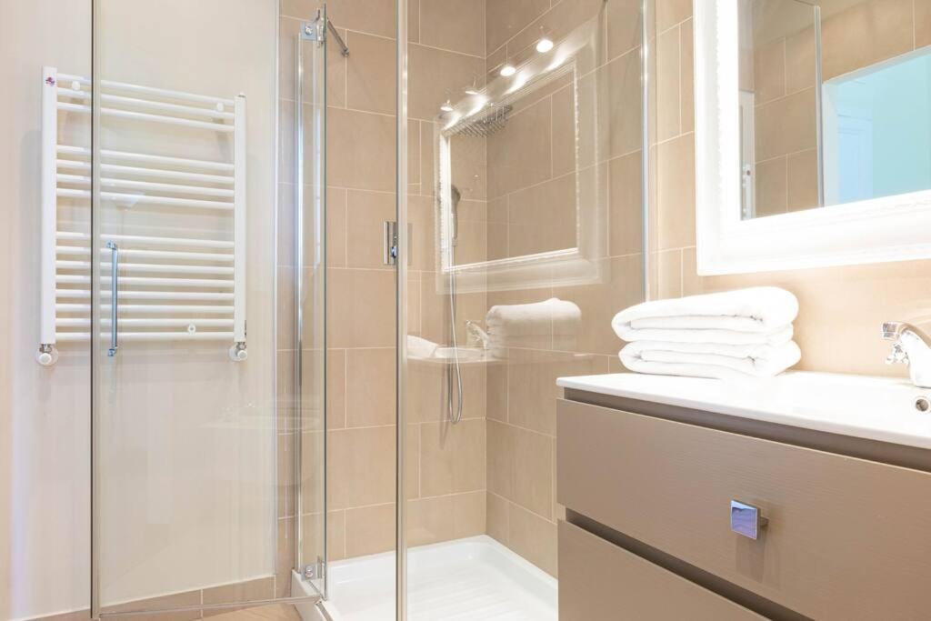 Spanish Steps Hills Apartment -TopCollection