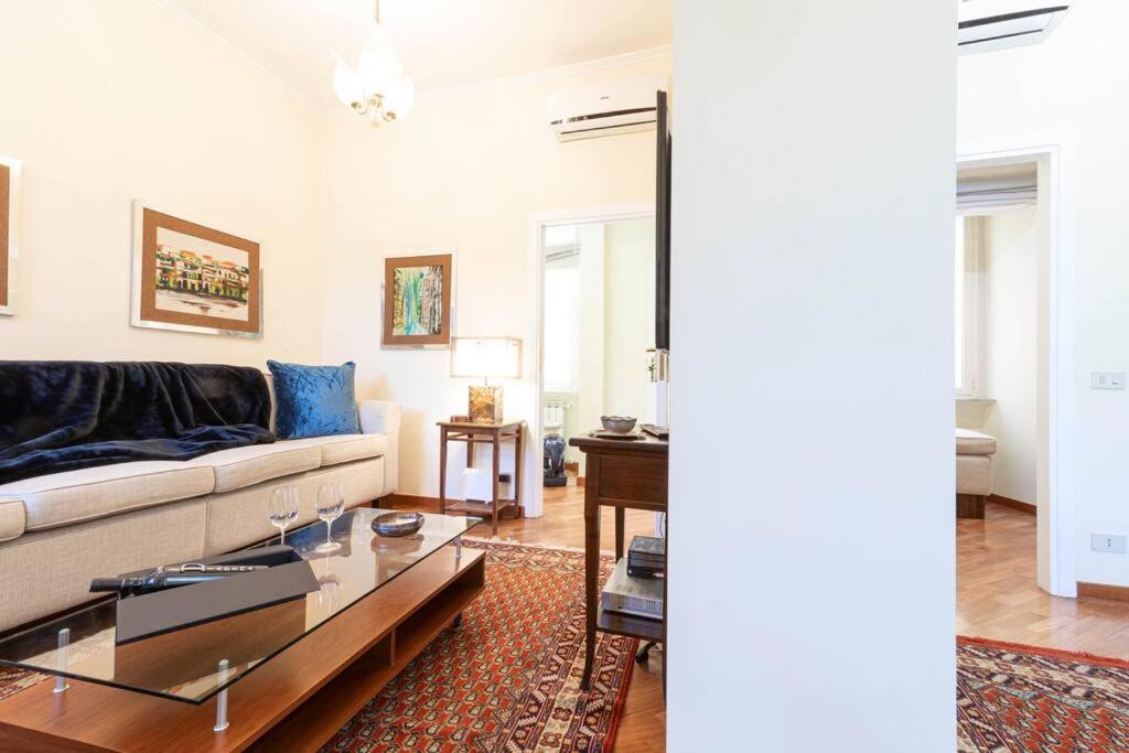 Spanish Steps Hills Apartment -TopCollection
