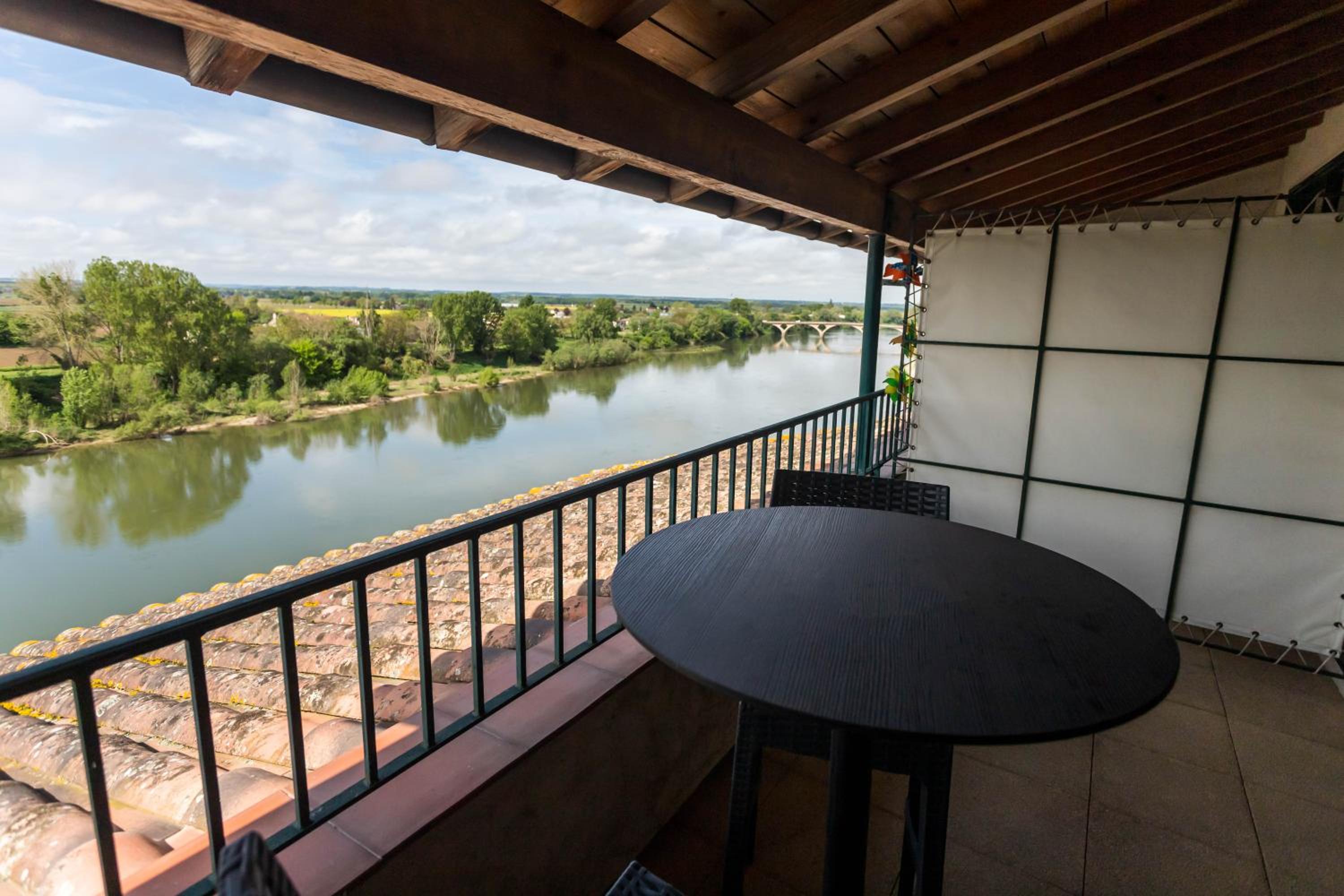 CÔTE GARONNE le BALCON DES DAMES -hôtel et restaurant- Tonneins Fauillet Marmande - panorama sur Garonne-climatisé- accueil vélo- soirée étape- chambre fam, photo 48