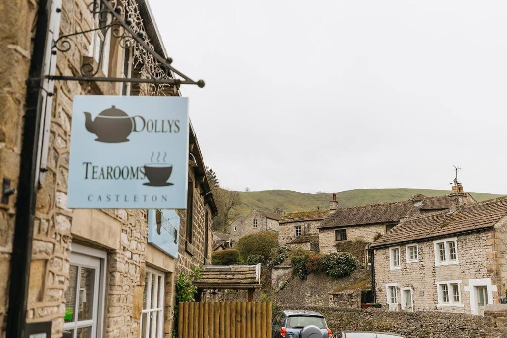 CLIFFE COTTAGE - Countryside Cottage in Castleton, Peak District National Park view 5