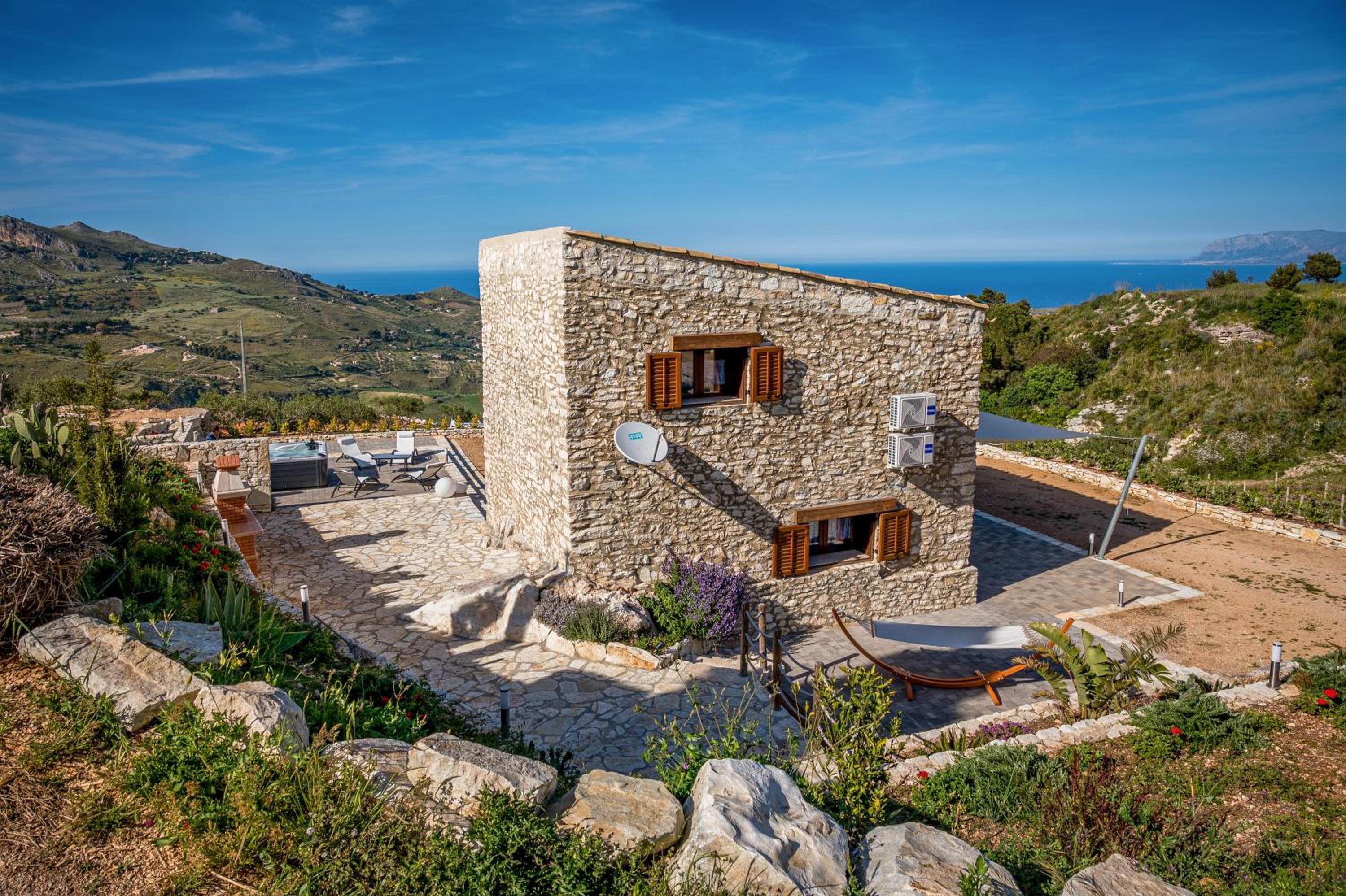 Villa Stone Walls with Jacuzzi