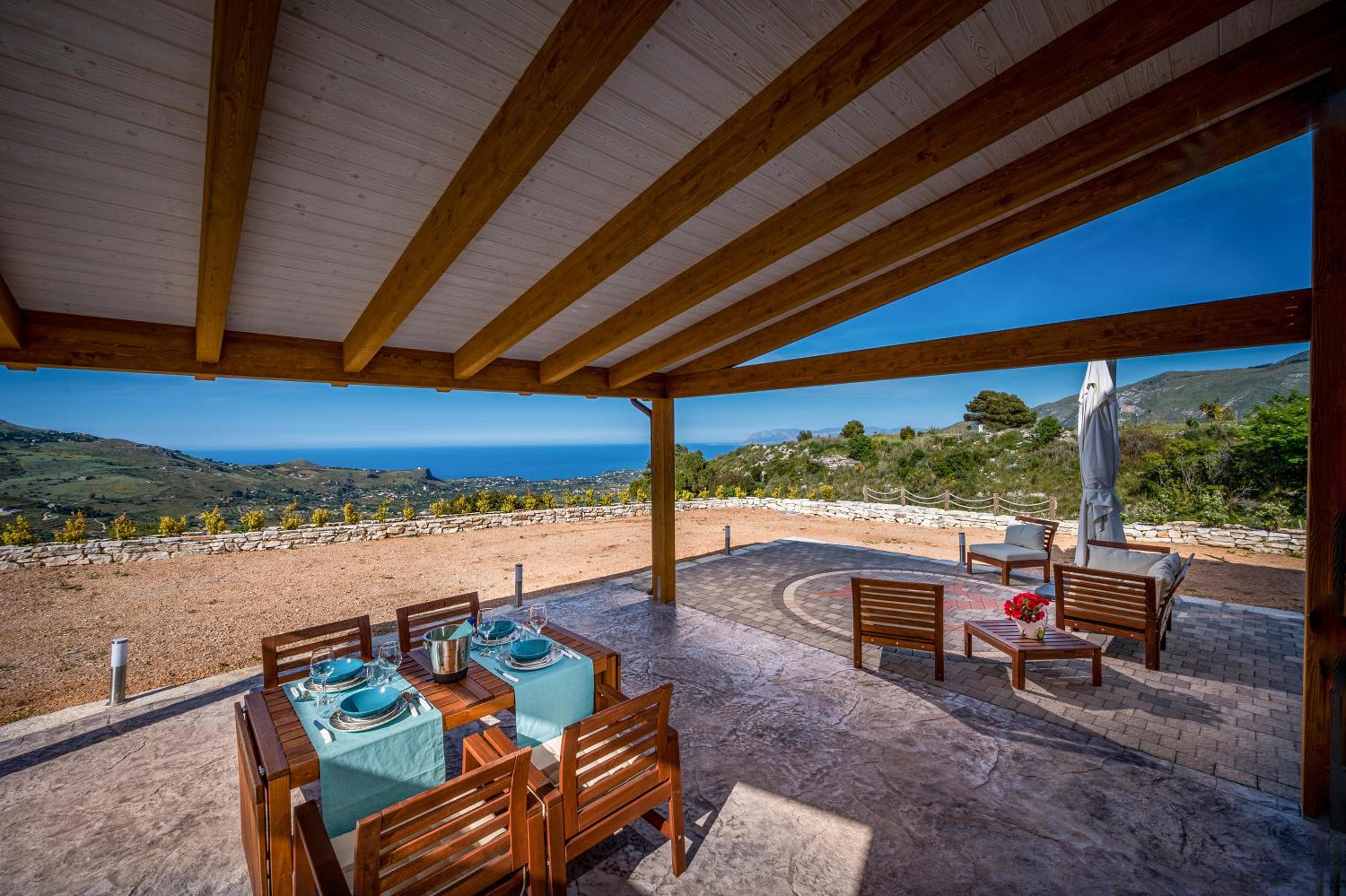 Villa Stone Walls with Jacuzzi