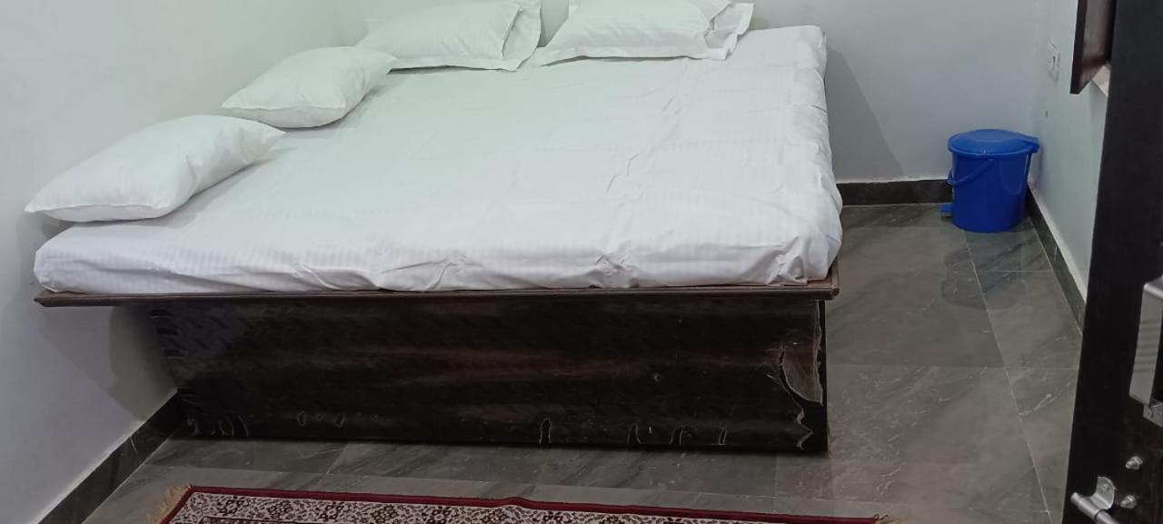 Lakshman Guest House