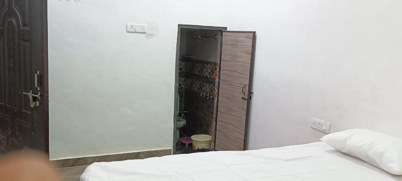 Lakshman Guest House