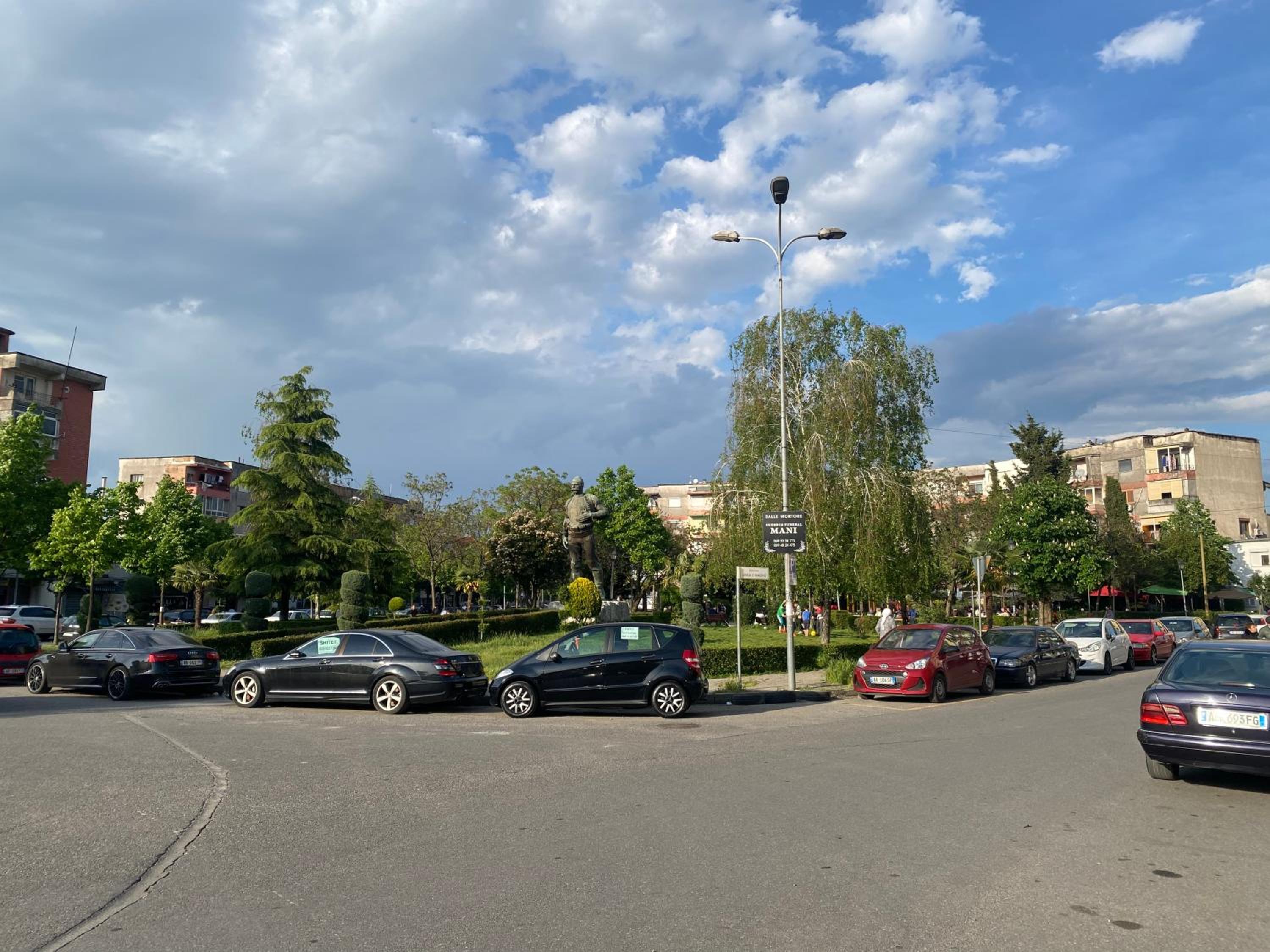 White Luxury photo 3