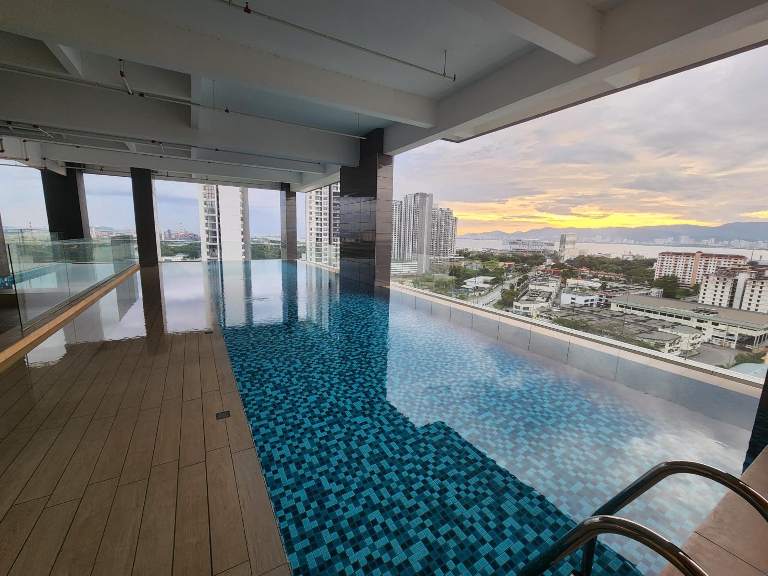 Praicon Executive Suite photo 3