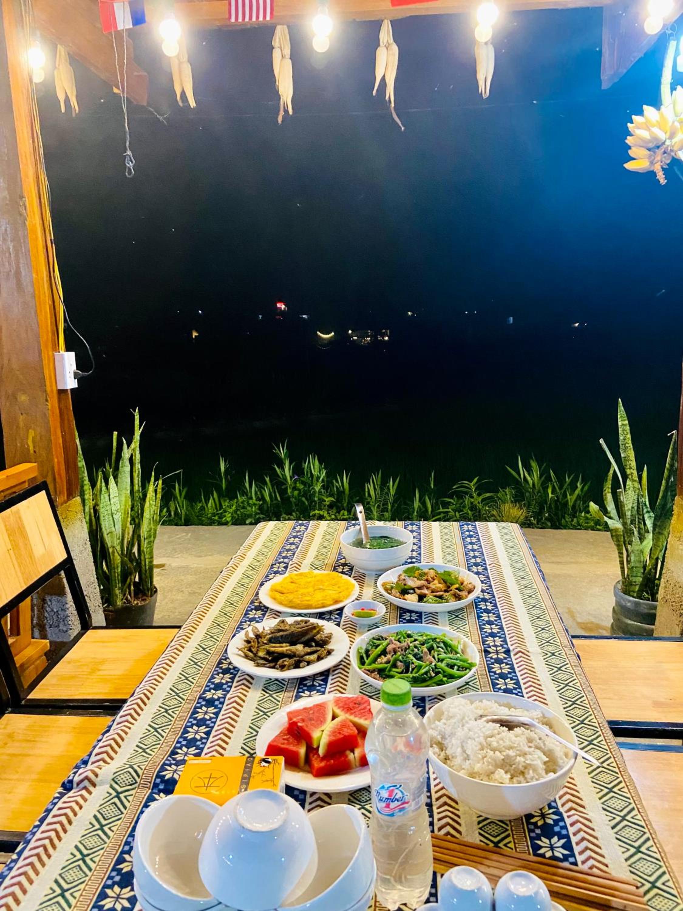 Du Gia Field View Homestay
