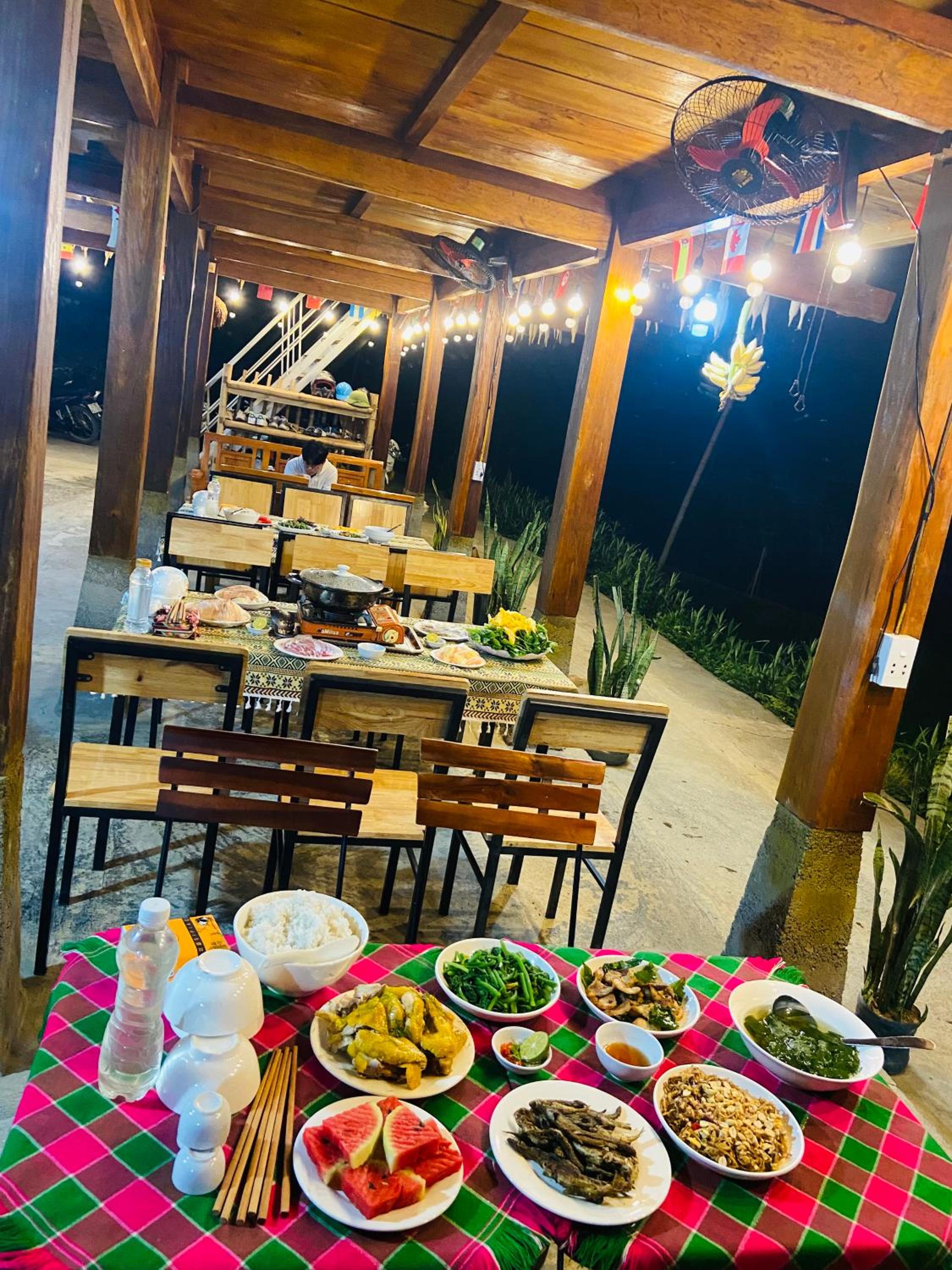 Du Gia Field View Homestay
