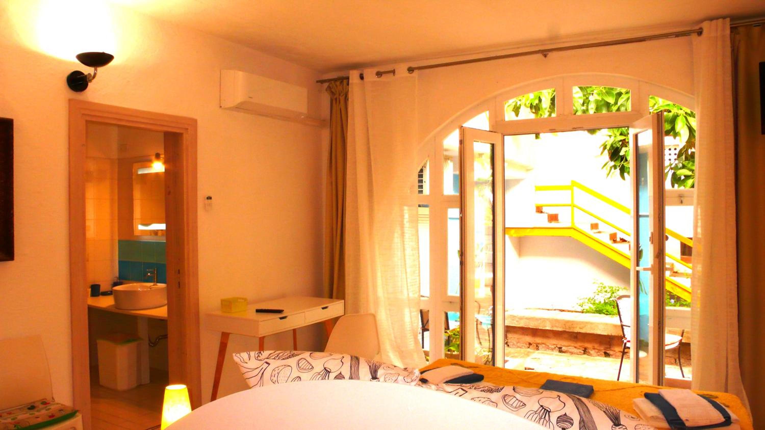 hotel room