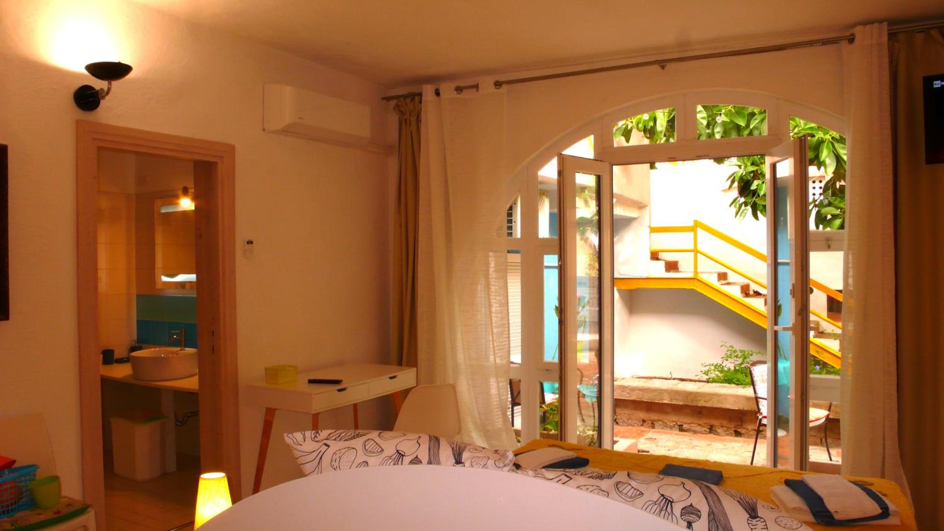 hotel room