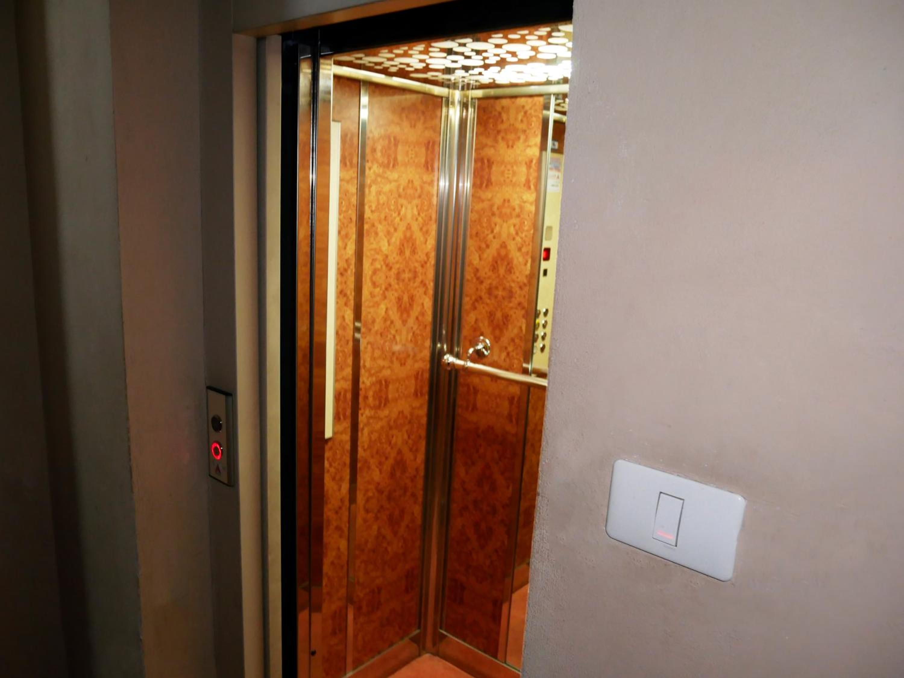 NINETTI GUEST HOUSE - Apt CENTRO STORICO-500m dal Duomo view 2