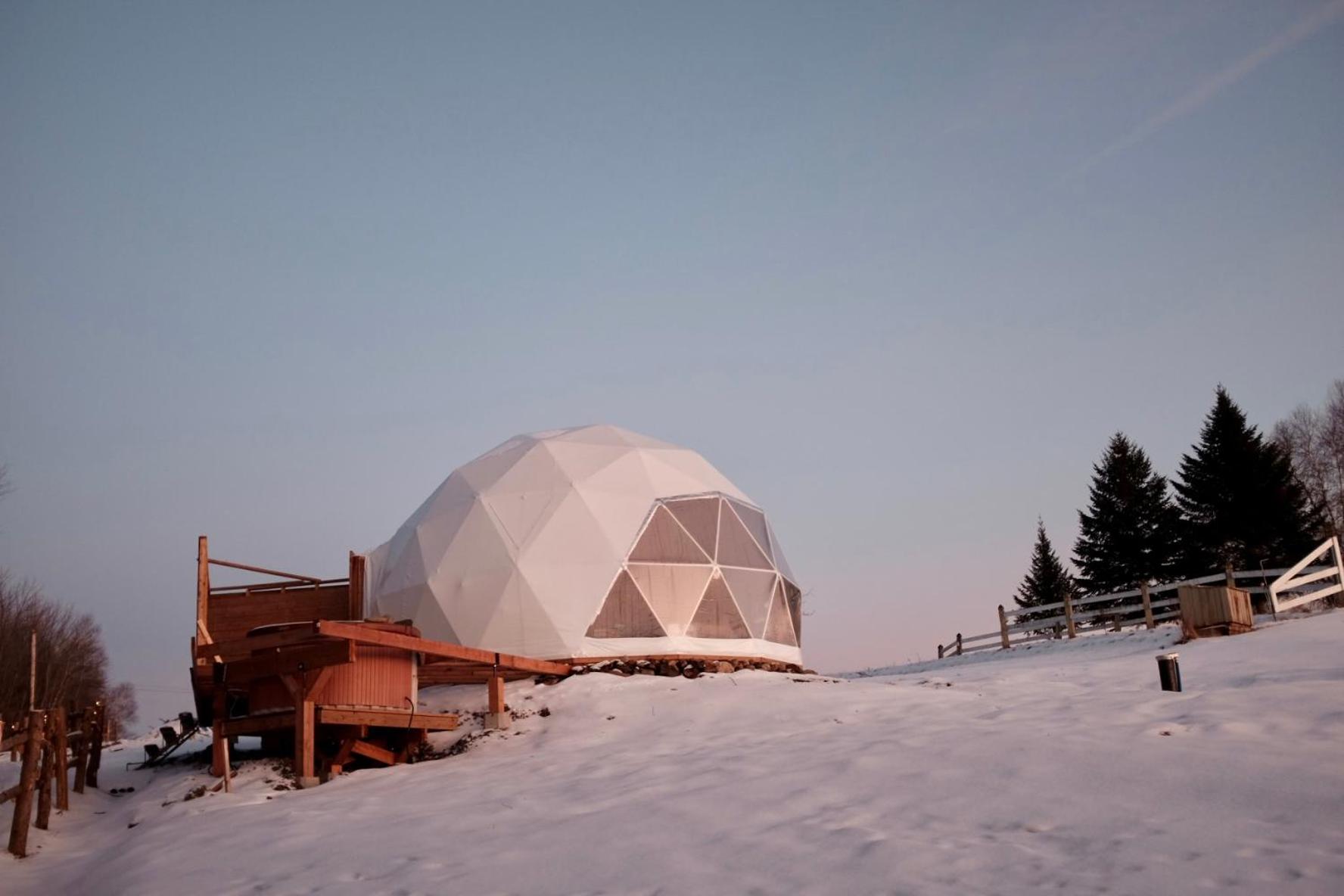 Mi-clos - luxury pods with private jacuzzi and sauna