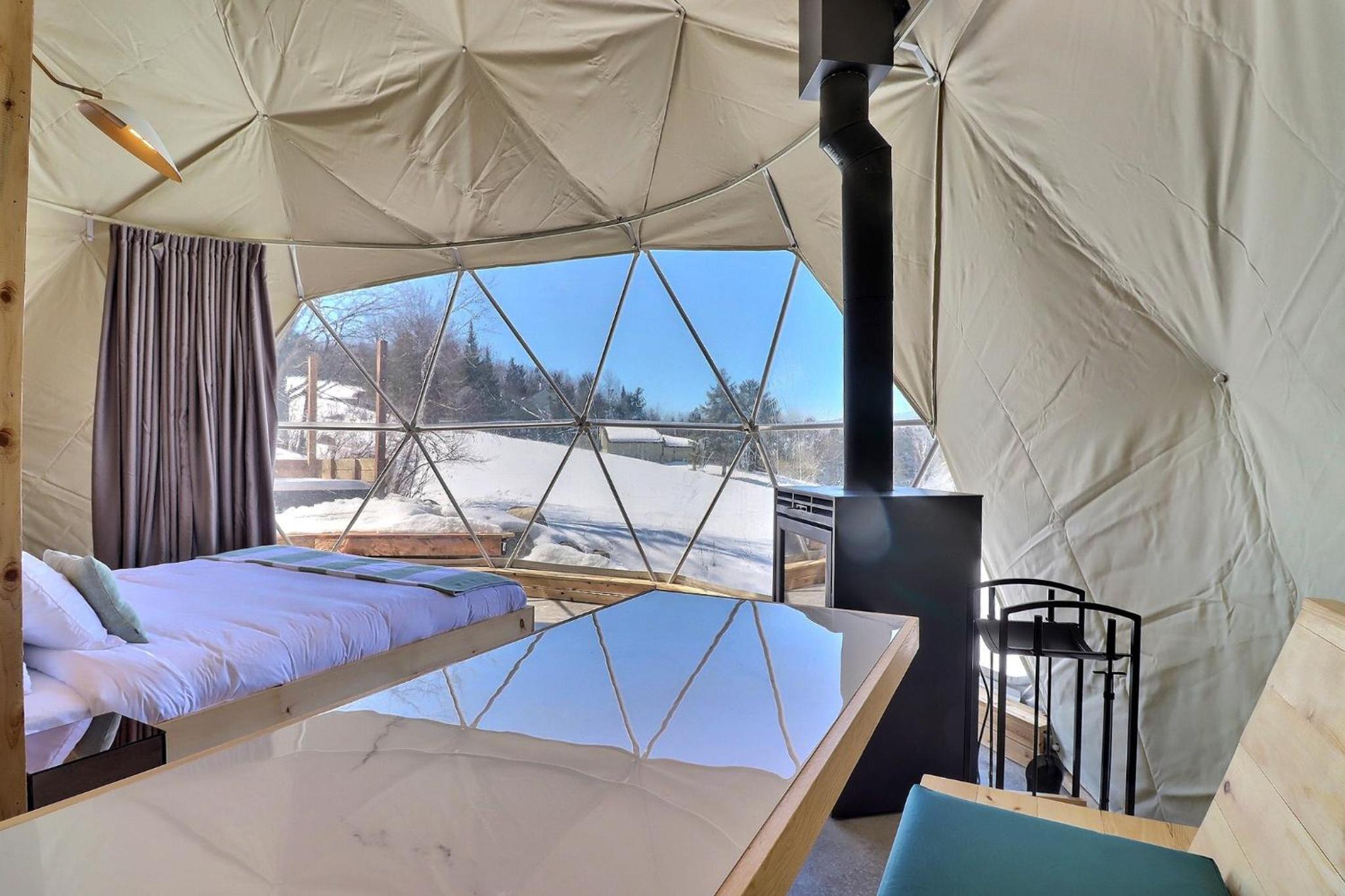 Mi-clos - luxury pods with private jacuzzi and sauna