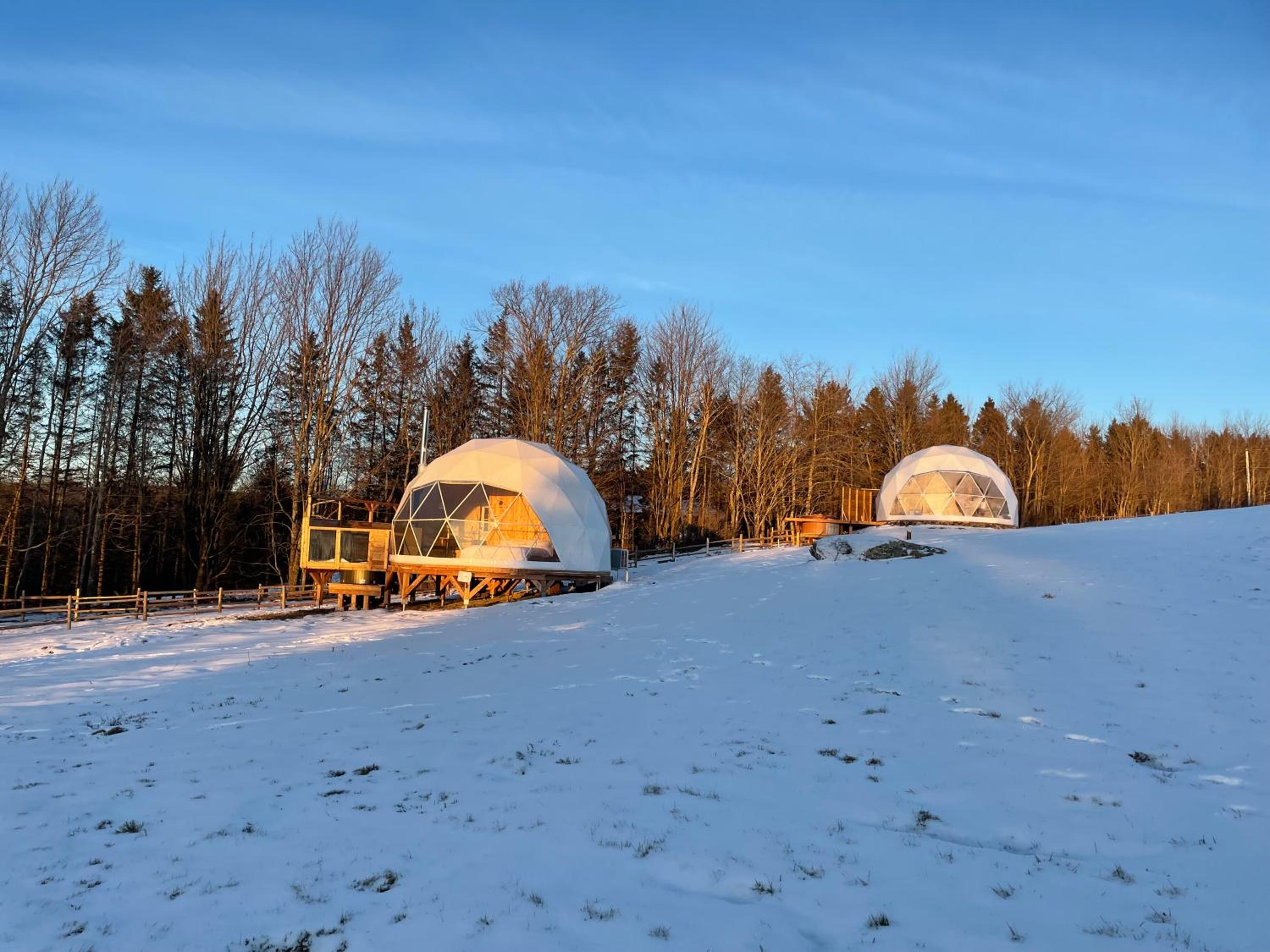 Mi-clos - luxury pods with private jacuzzi and sauna