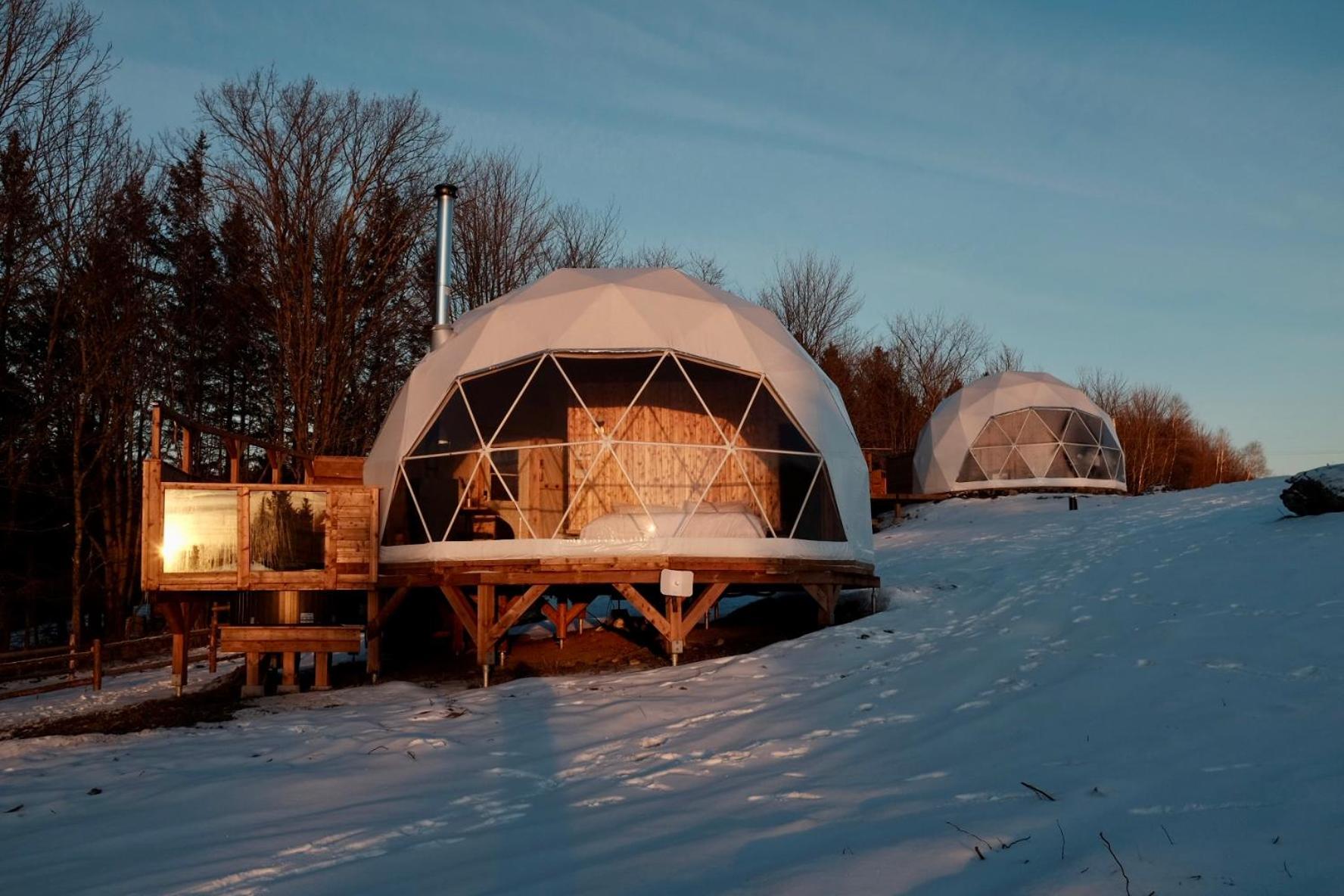 Mi-clos - luxury pods with private jacuzzi and sauna