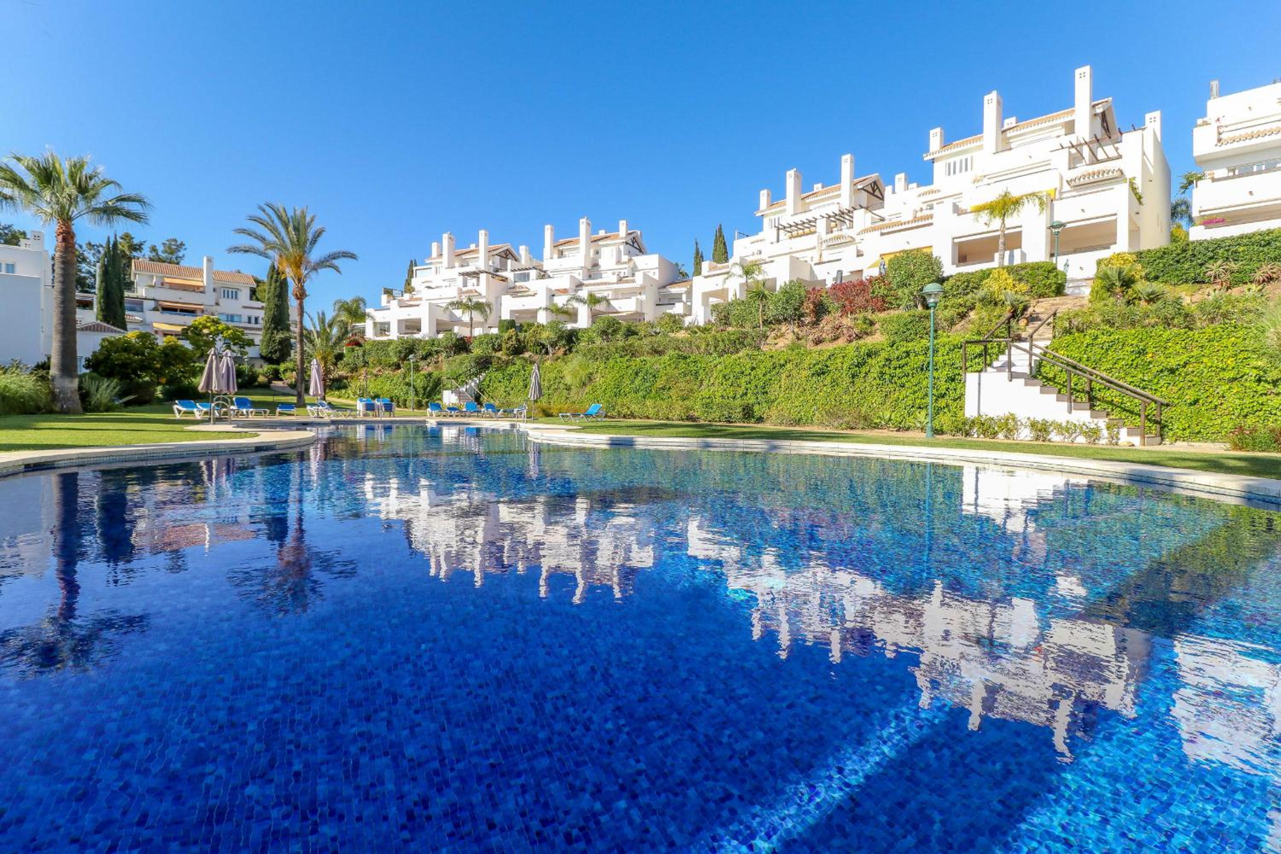 Los Monteros Palm Beach - ground floor apartment view 3