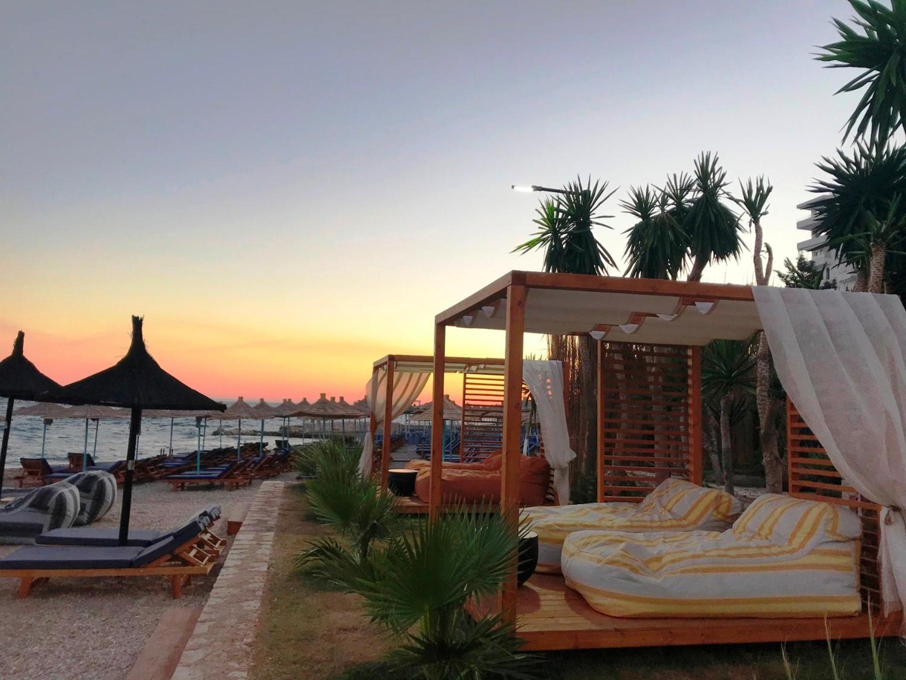 Luxury King and Queen apartment for Royal Holiday