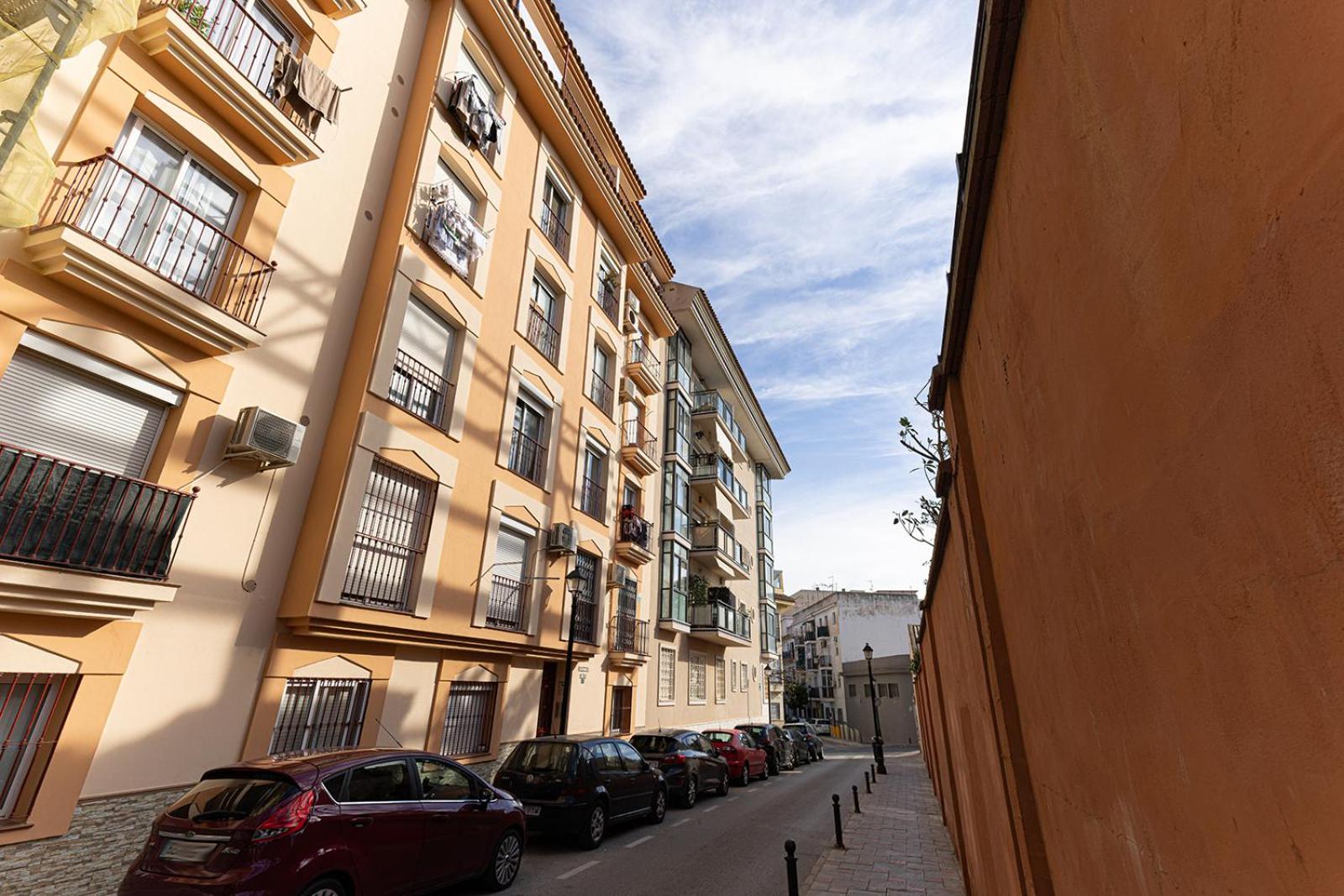 Top Floor Fuengirola Park Apartment with Parking